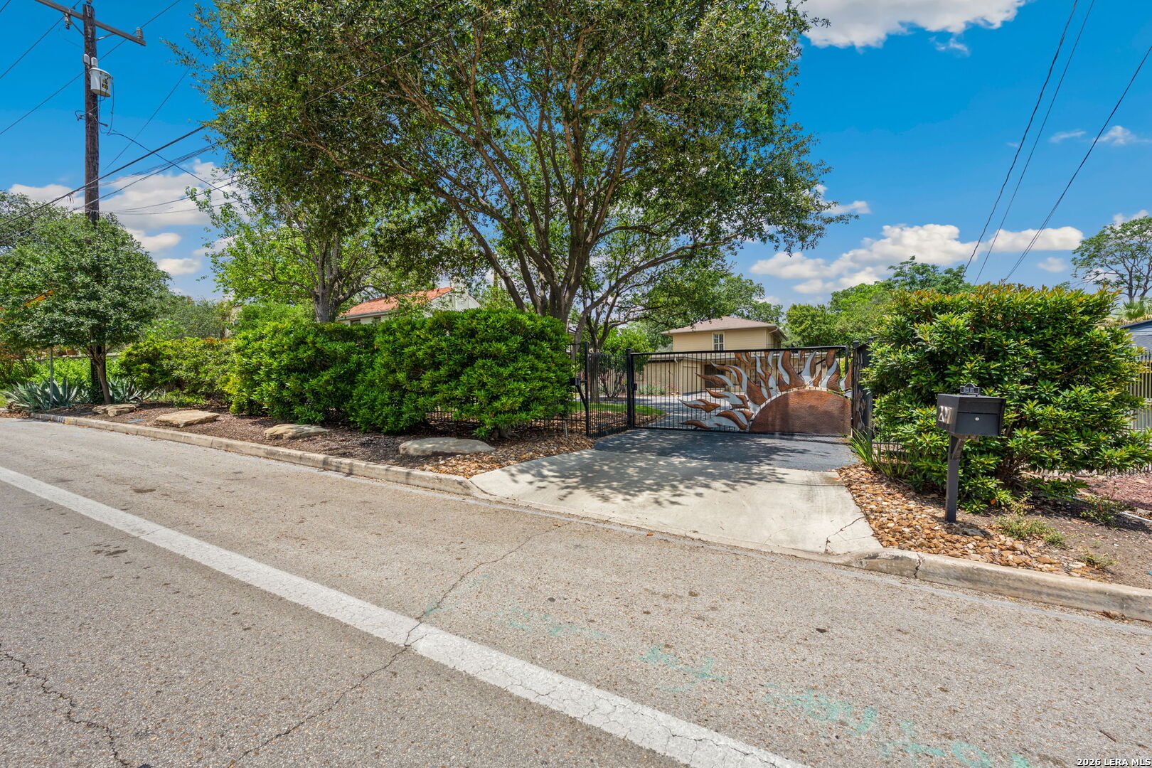 207 SUNSET RD, , 78209 — photo 1