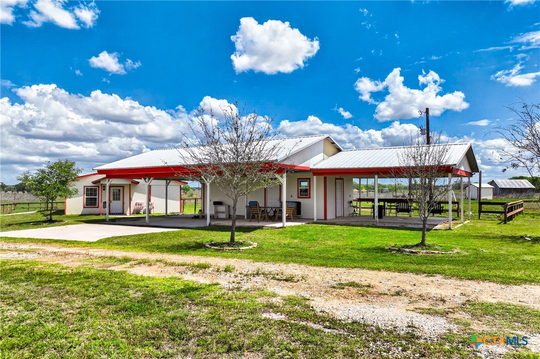 1763 N FM 108