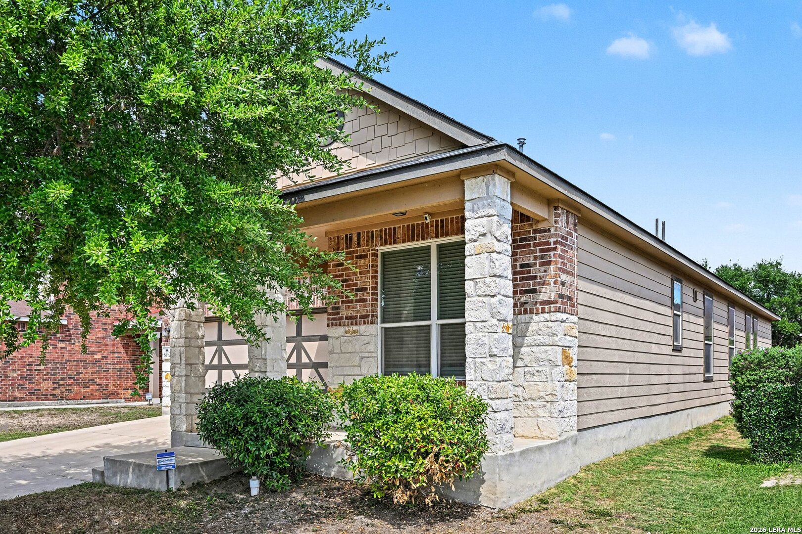 8950 Victoria Lk, ,  78224 — photo 1