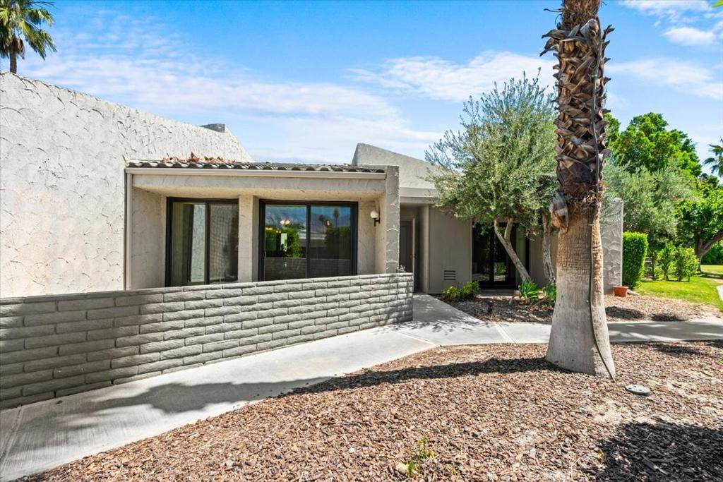 2620 N Whitewater Club D, Palm Springs, CA 92262 — photo 1