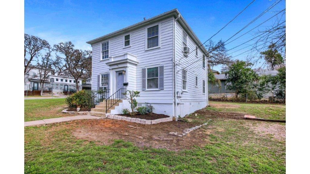 3211 Tom Green, Austin, TX 78705 — photo 1