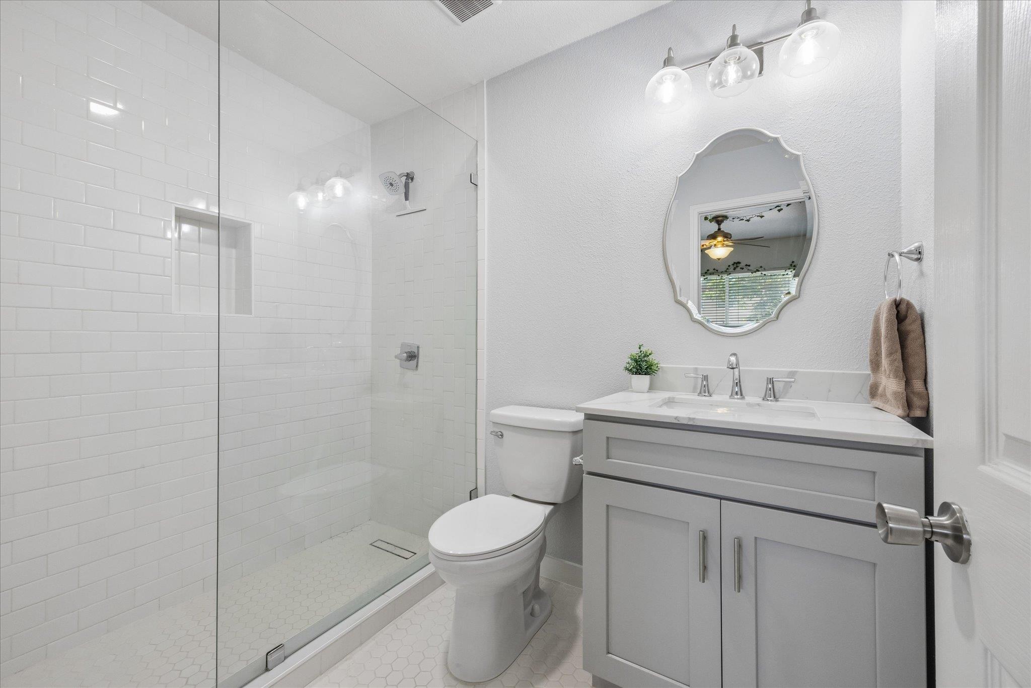 304 33rd, Austin, TX 78705 — photo 1
