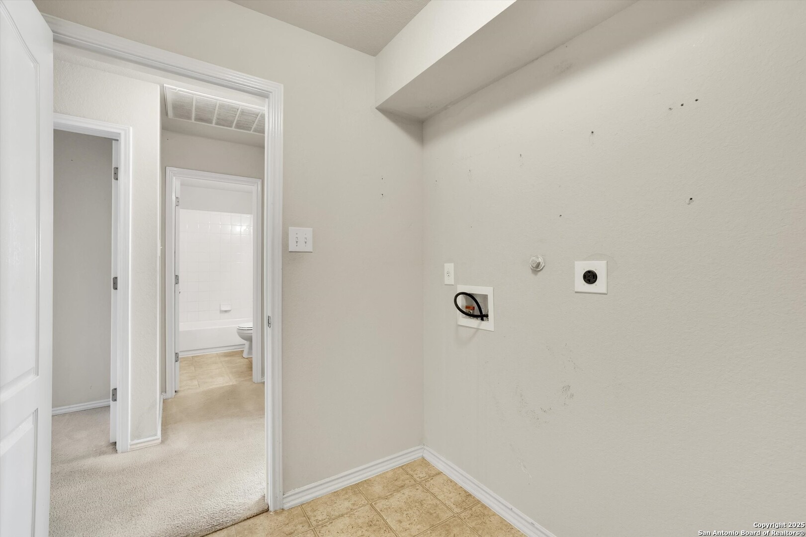 3939 Nuttall Oak, ,  78223 — photo 1