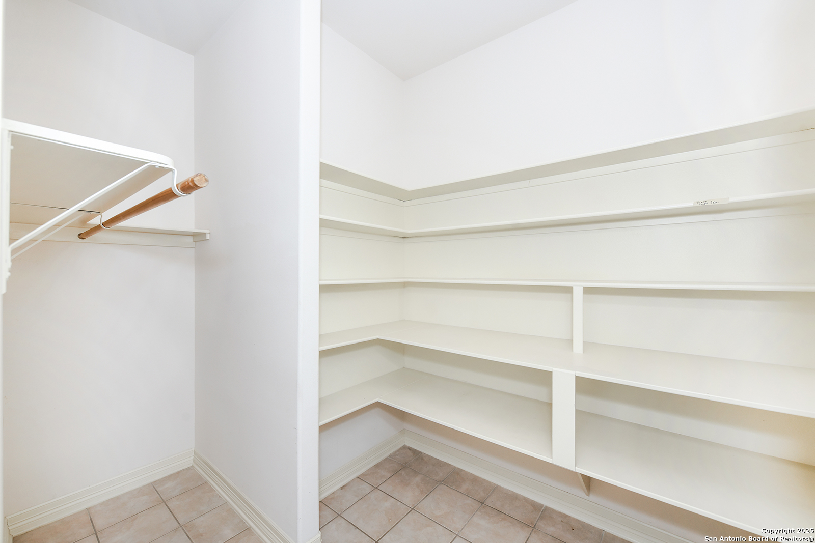 13 Westelm Cir, ,  78230 — photo 1