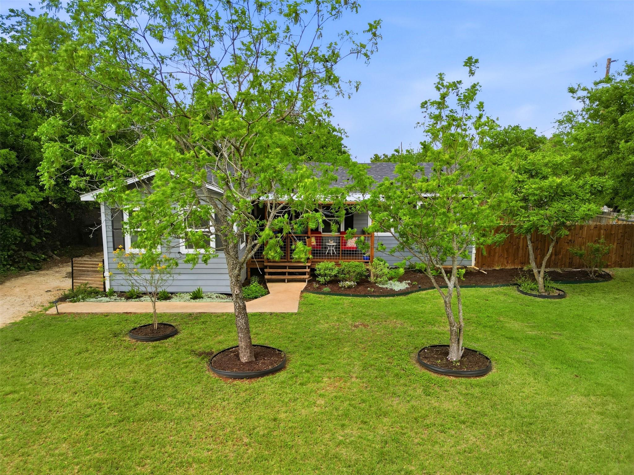 700 9th St, Blanco, TX 78606 — photo 1