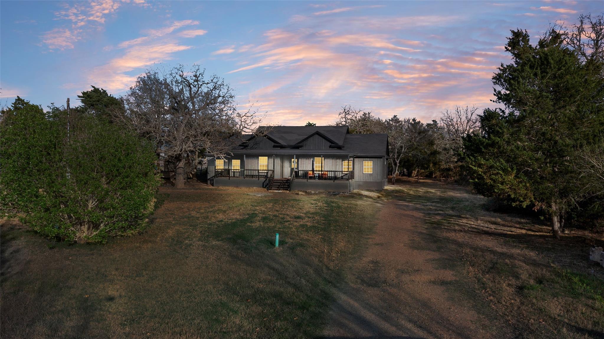 385 Alta Vista, Bastrop, TX 78602 — photo 1