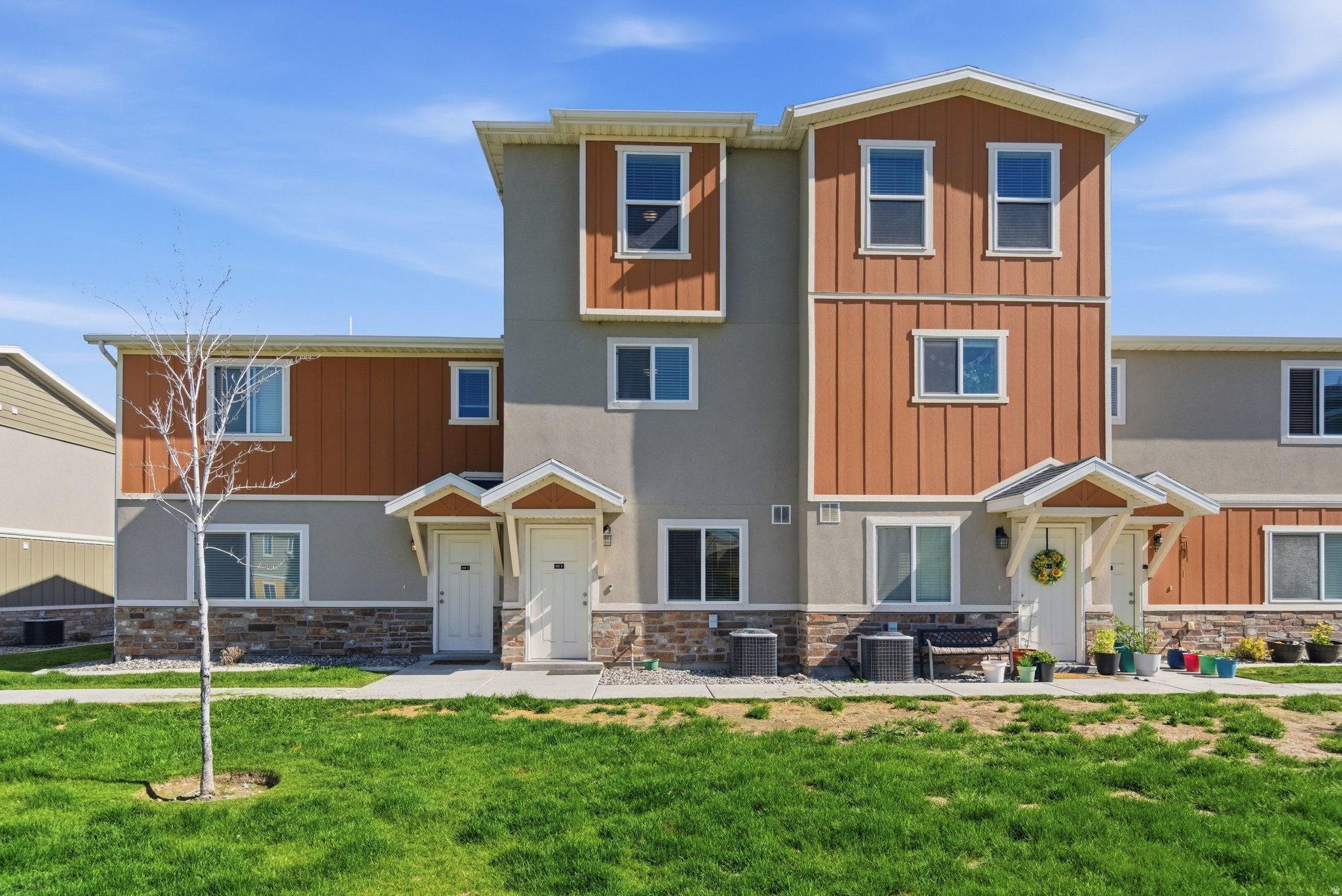 212 E 700 N, Vineyard, UT 84058 — photo 1