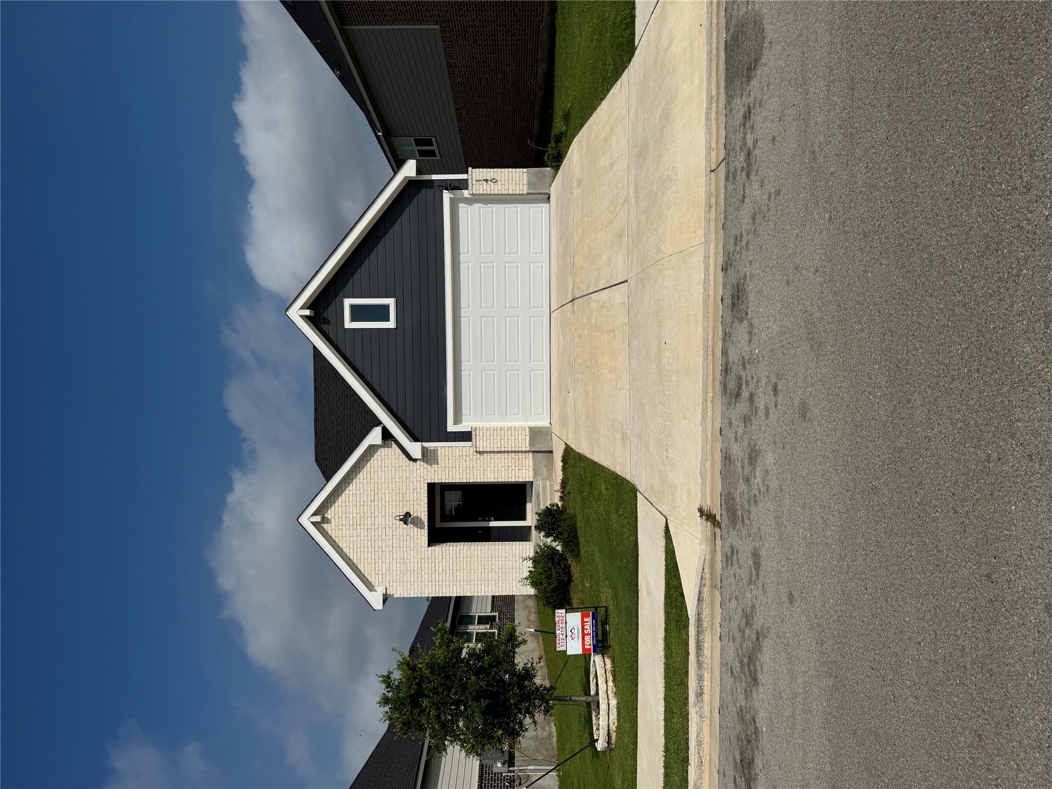 140 Grey Slate, Marble Falls, TX 78654 — photo 1