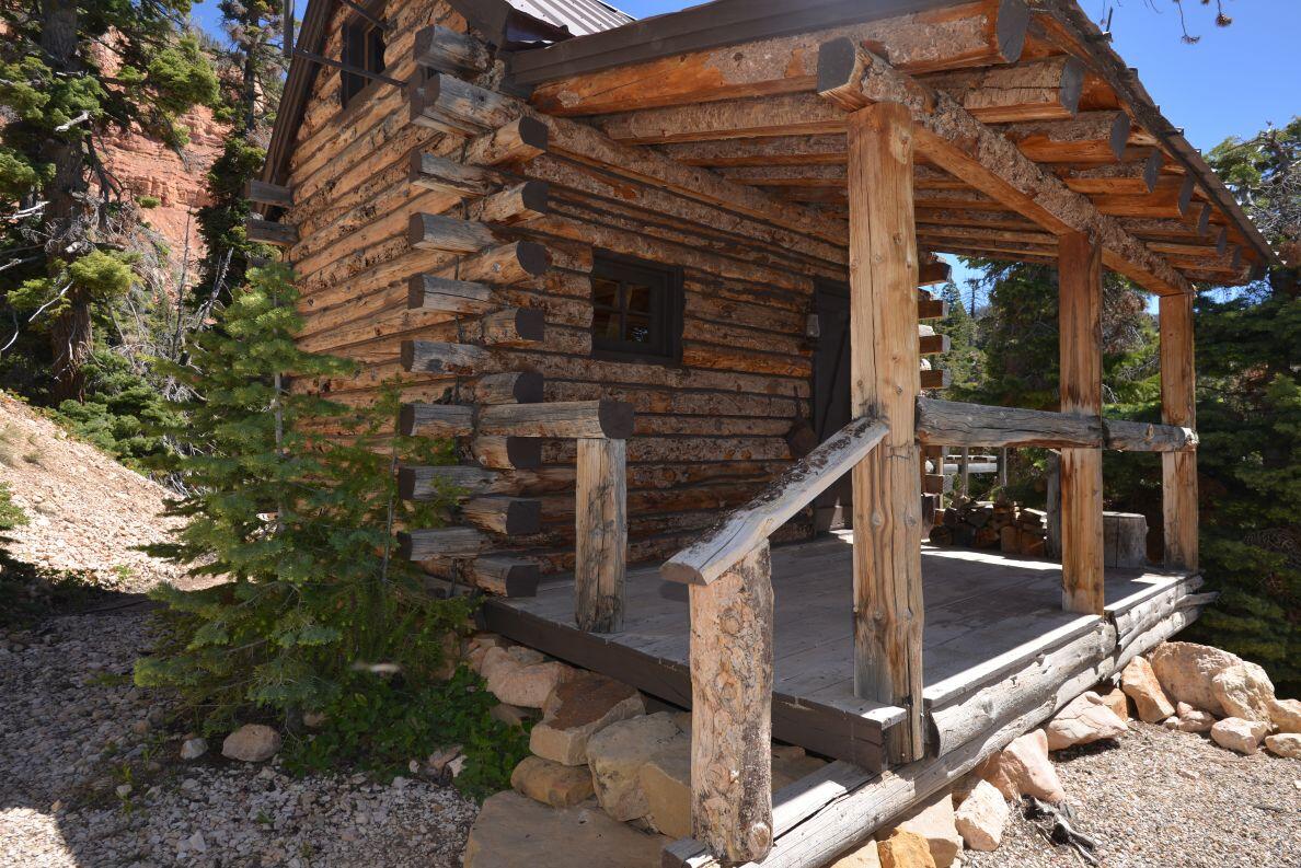2008 W Brown Bear Road, Duck Creek, UT 84762 — photo 1