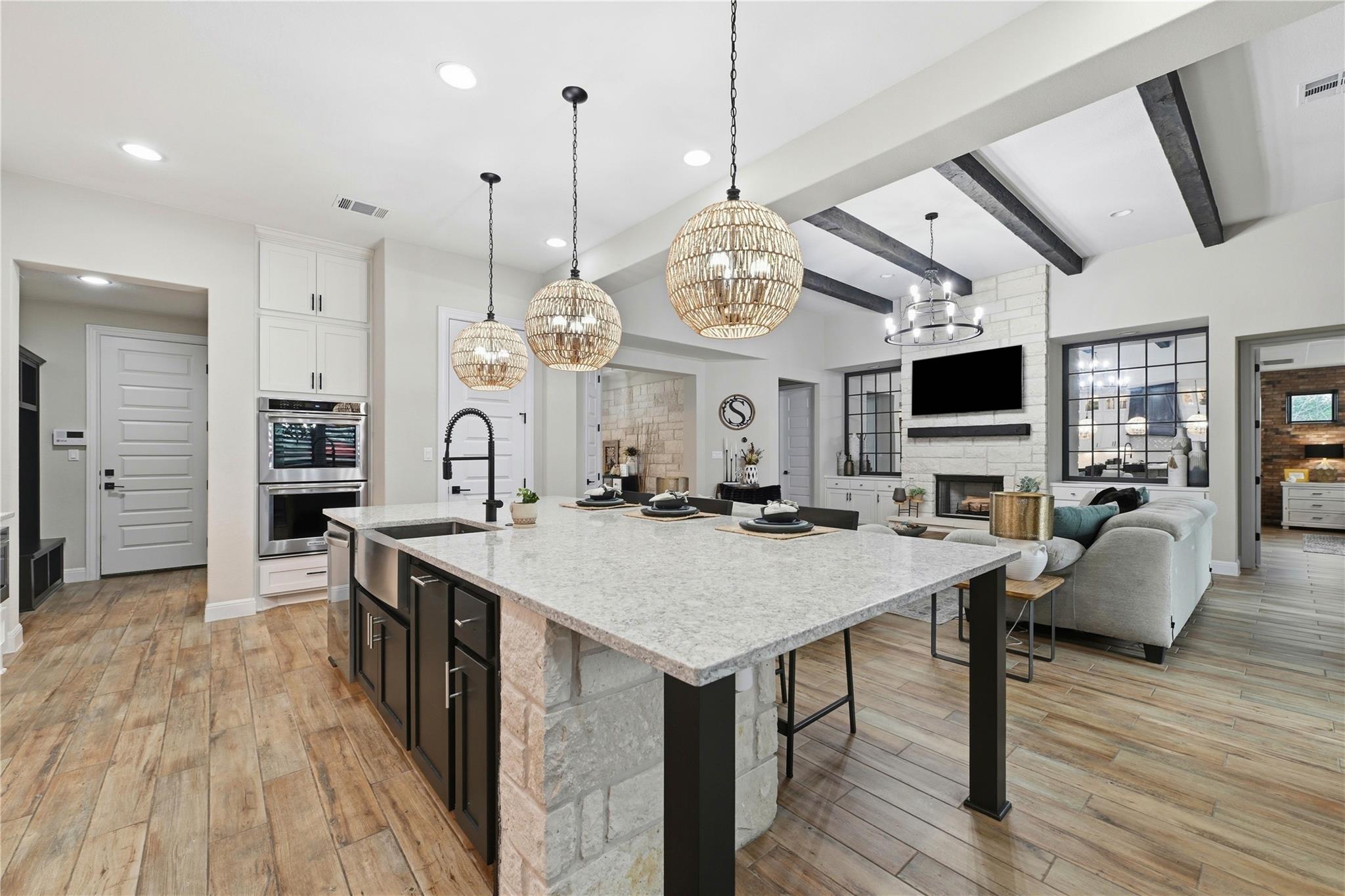 201 Miranda, Georgetown, TX 78633 — photo 1