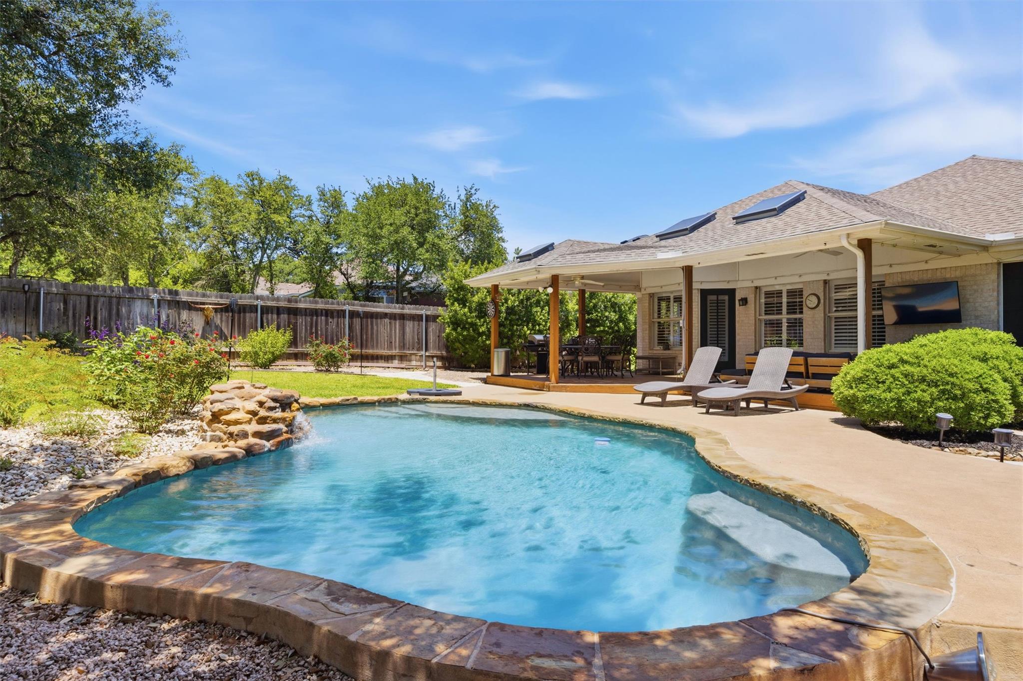 6921 Beatty, Austin, TX 78749 — photo 1