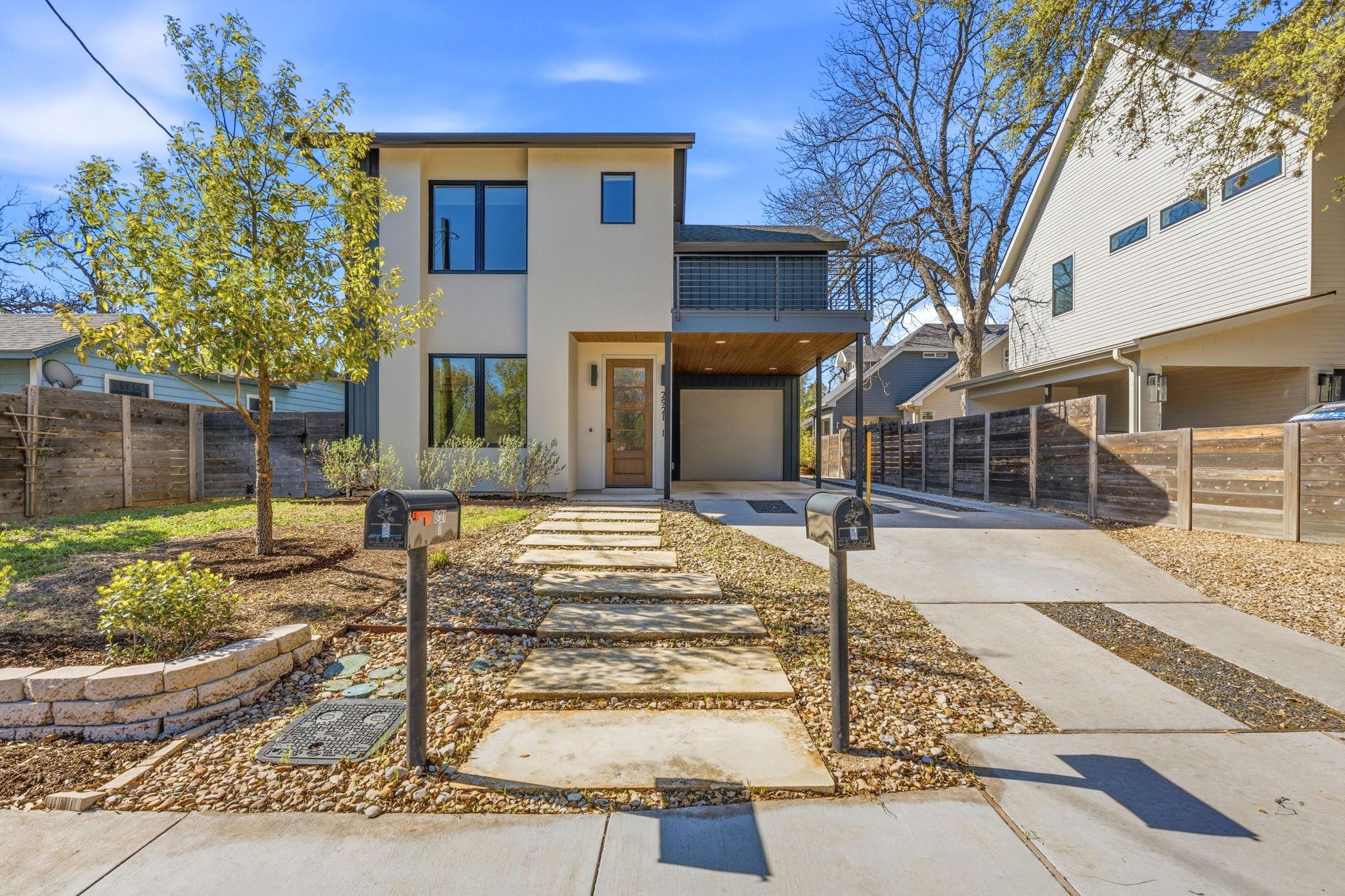 2921 Lyons, Austin, TX 78702 — photo 1