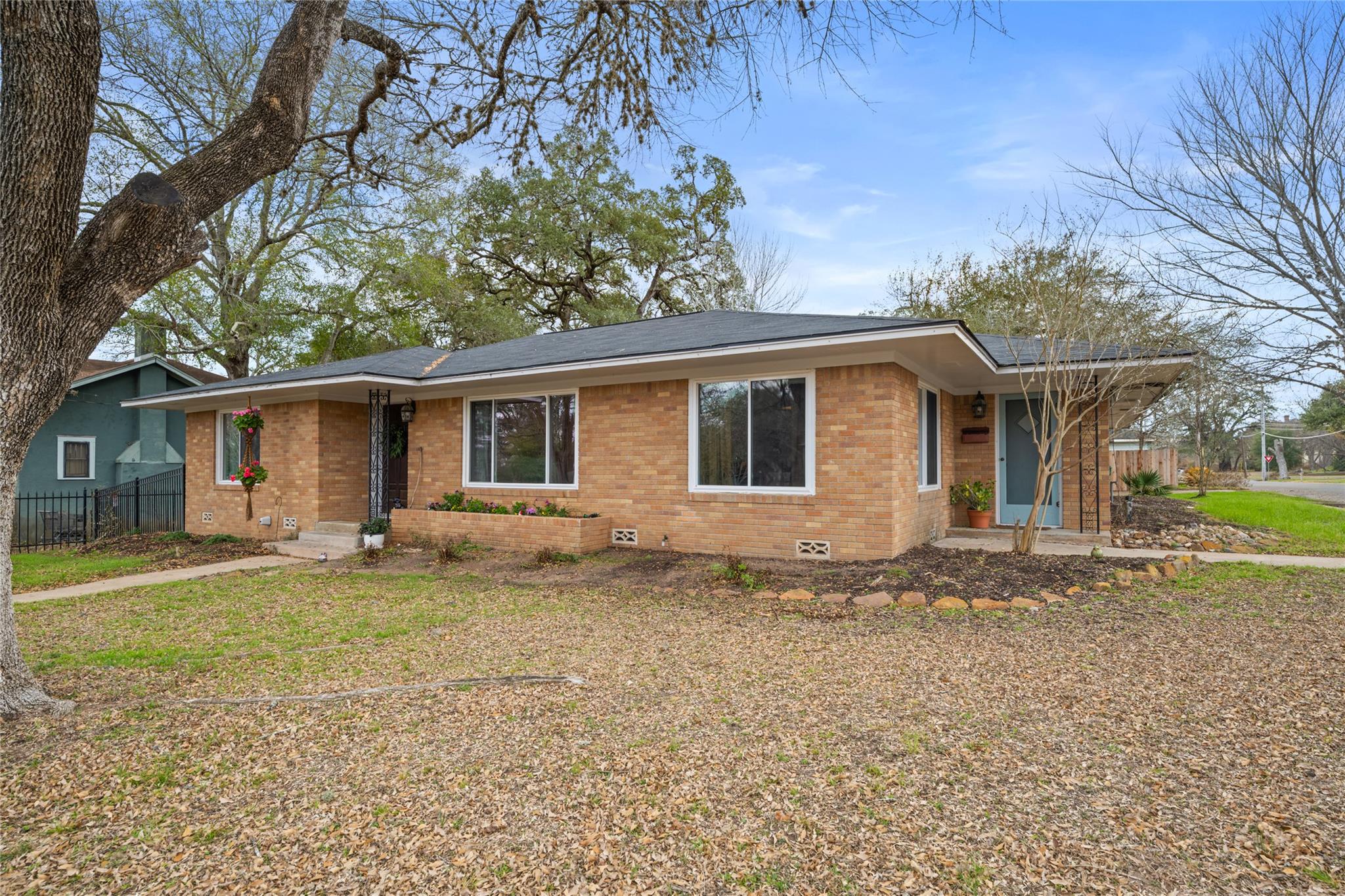 355 Monroe, La Grange, TX 78945 — photo 1