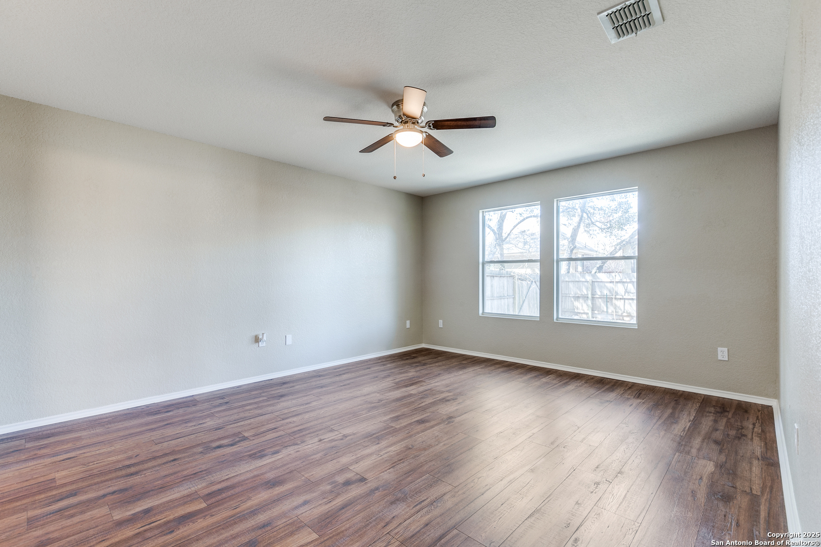 8535 Silver Brush, , 78254 — photo 1