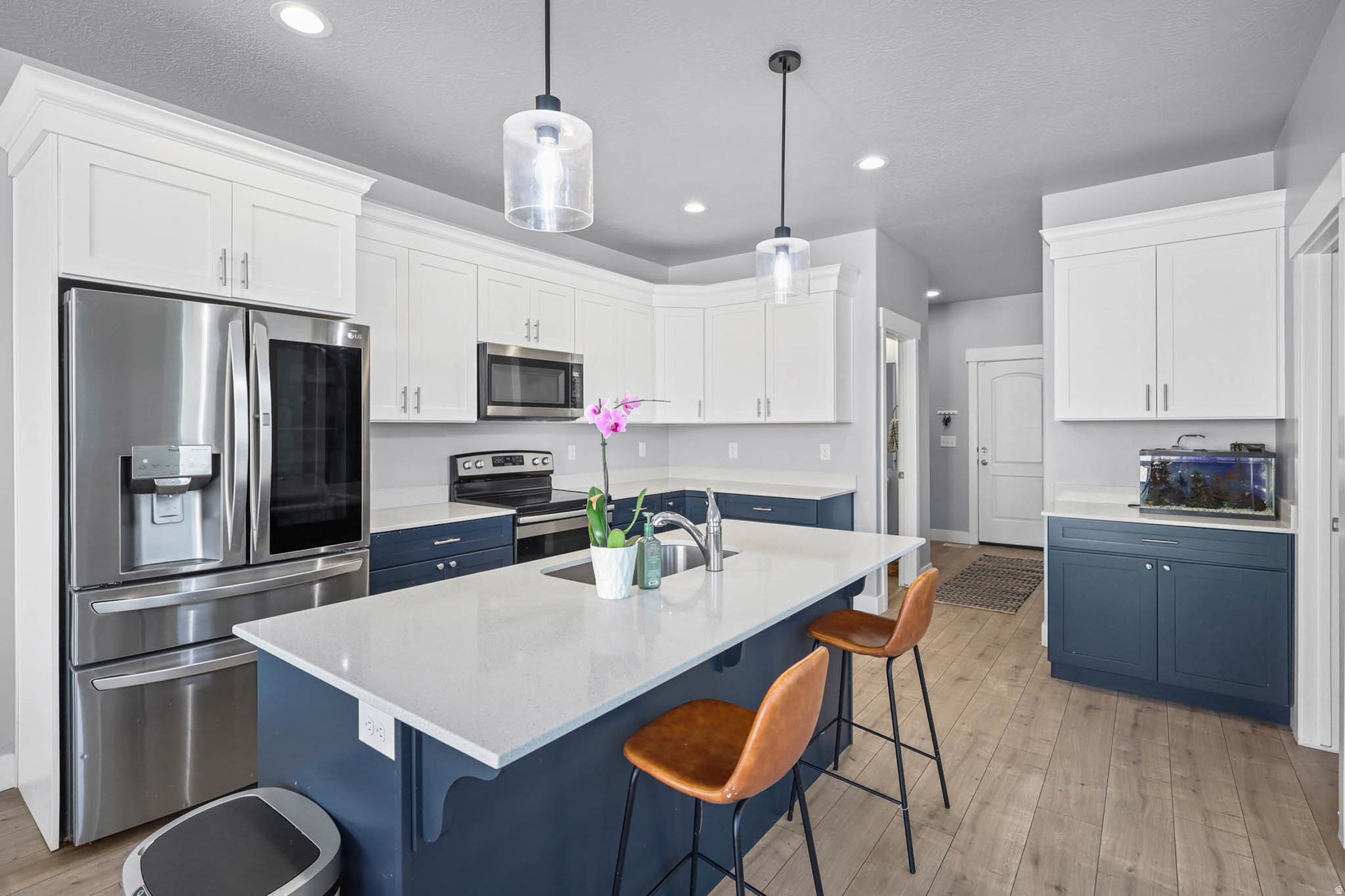 586 N HILL VIEW DR, Saratoga Springs, UT 84045 — photo 1