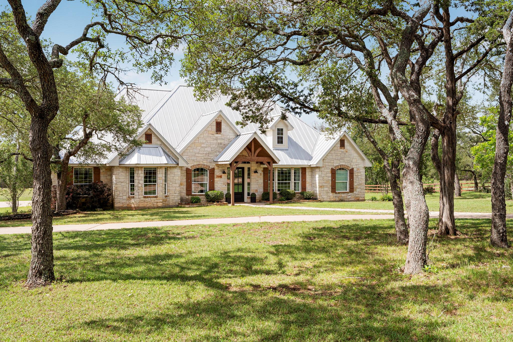 103 Horseshoe, Dripping Springs, TX 78620 — photo 1