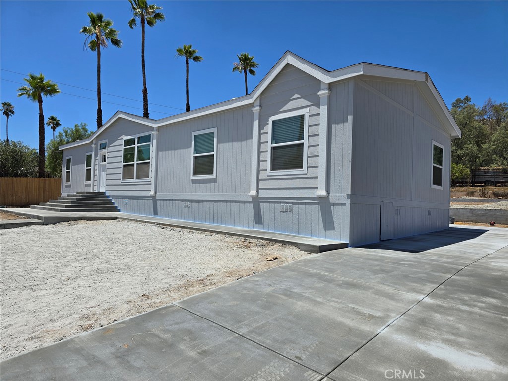33510 Beverly Dr, Hemet, CA 92545 — photo 1