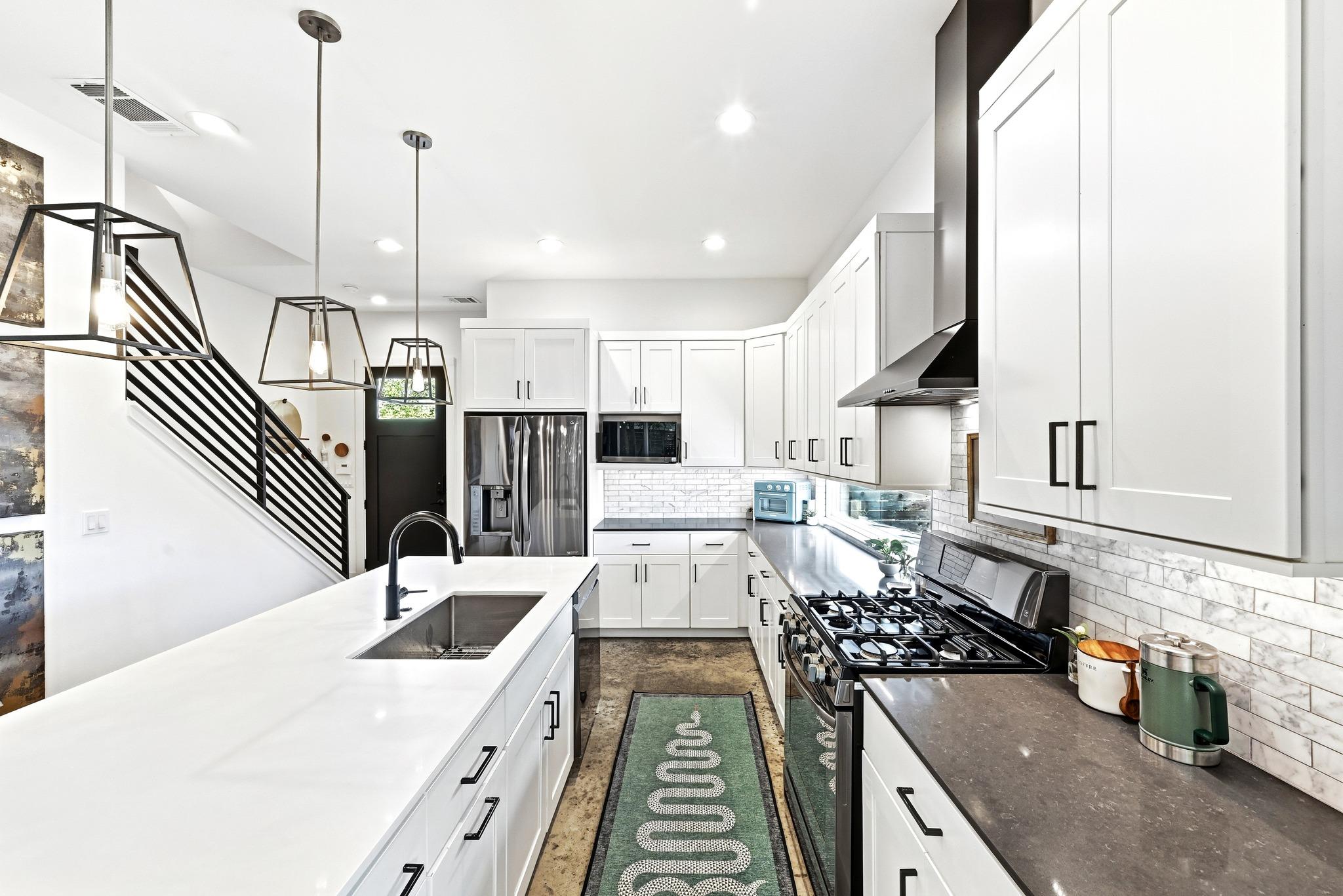 6202 Hickman, Austin, TX 78723 — photo 1