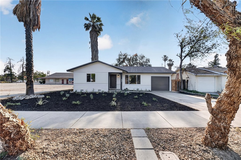 531 S Thompson Street, Hemet, CA 92543 — photo 1