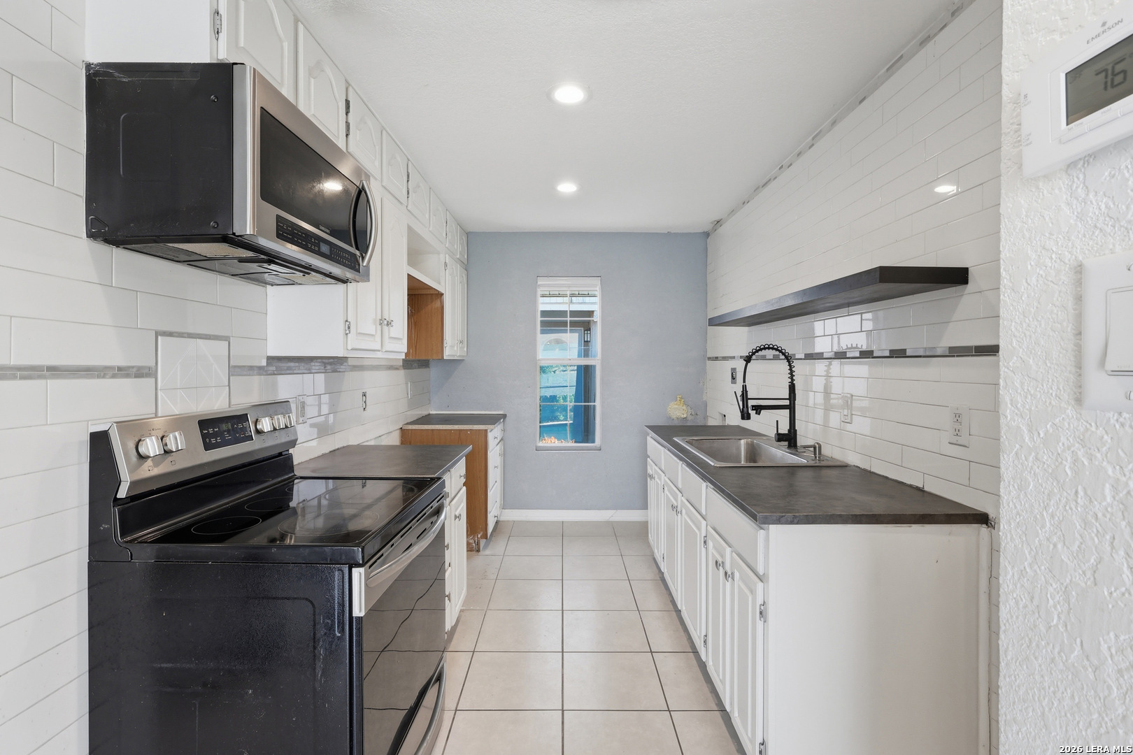 110 MAPLE VLY, ,  78227 — photo 1