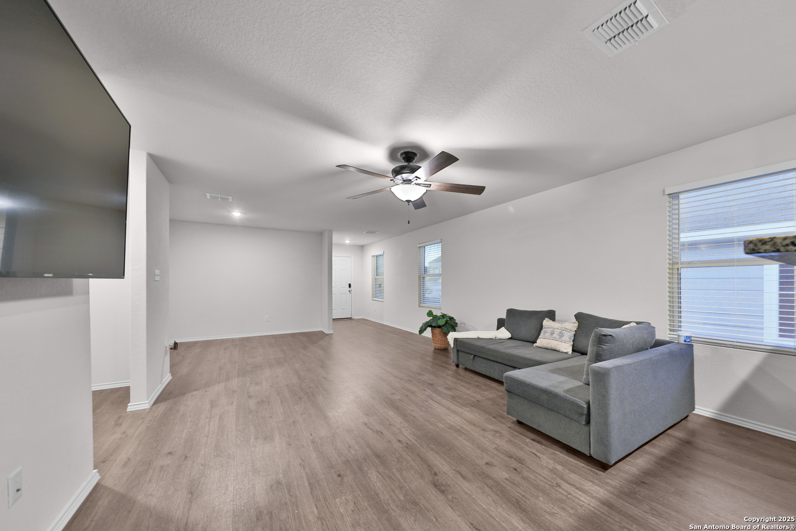 3133 wild iris, , 78130 — photo 1