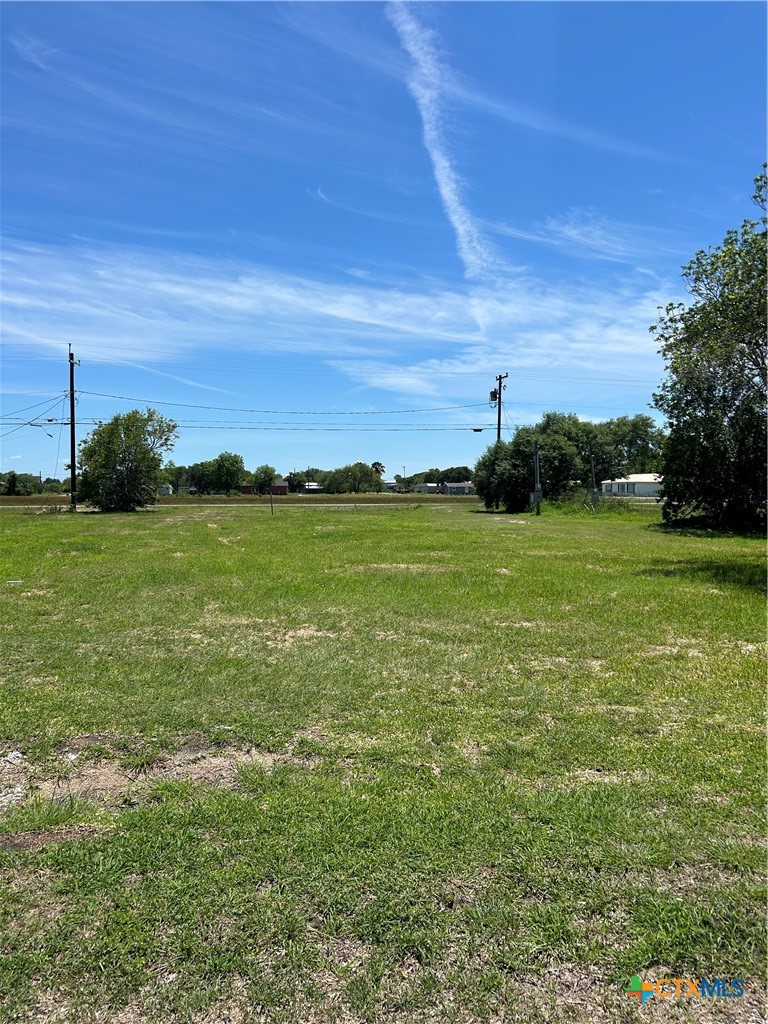 508 W Dallas Avenue, Seadrift, TX 77983 — photo 1