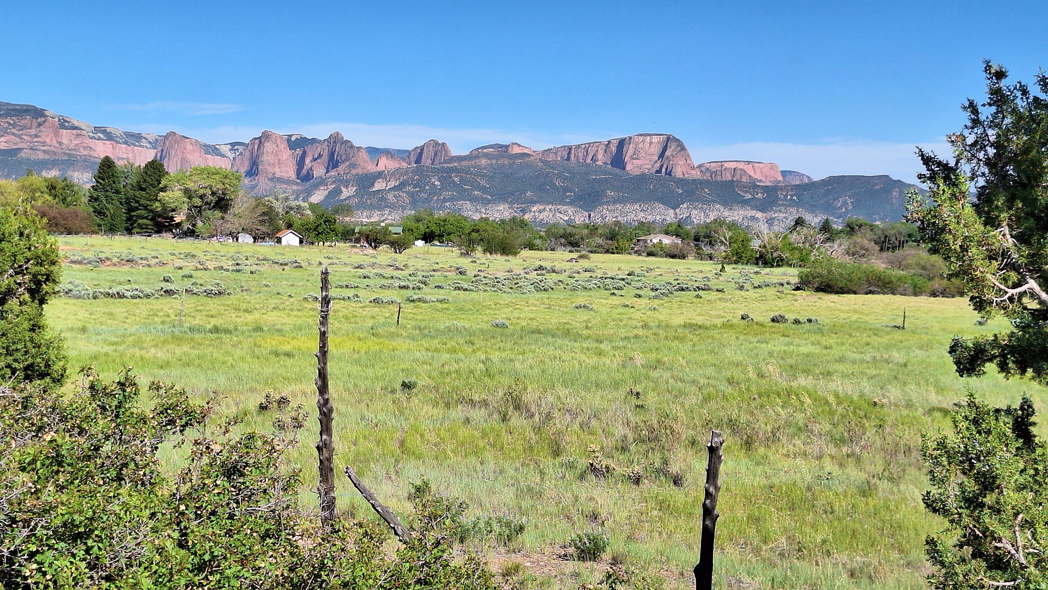 225 N 400 W, New Harmony, UT 84757 — photo 1