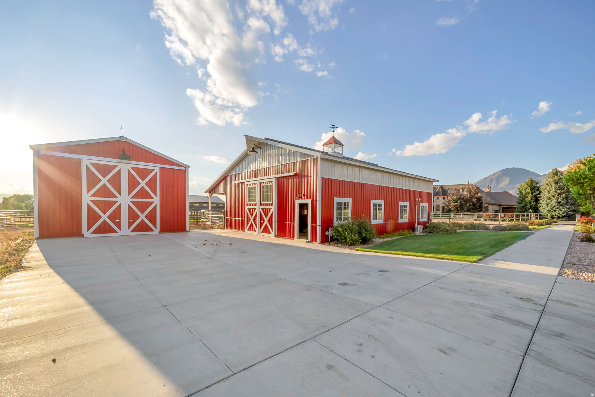 748 E SIERRA VIEW DR
