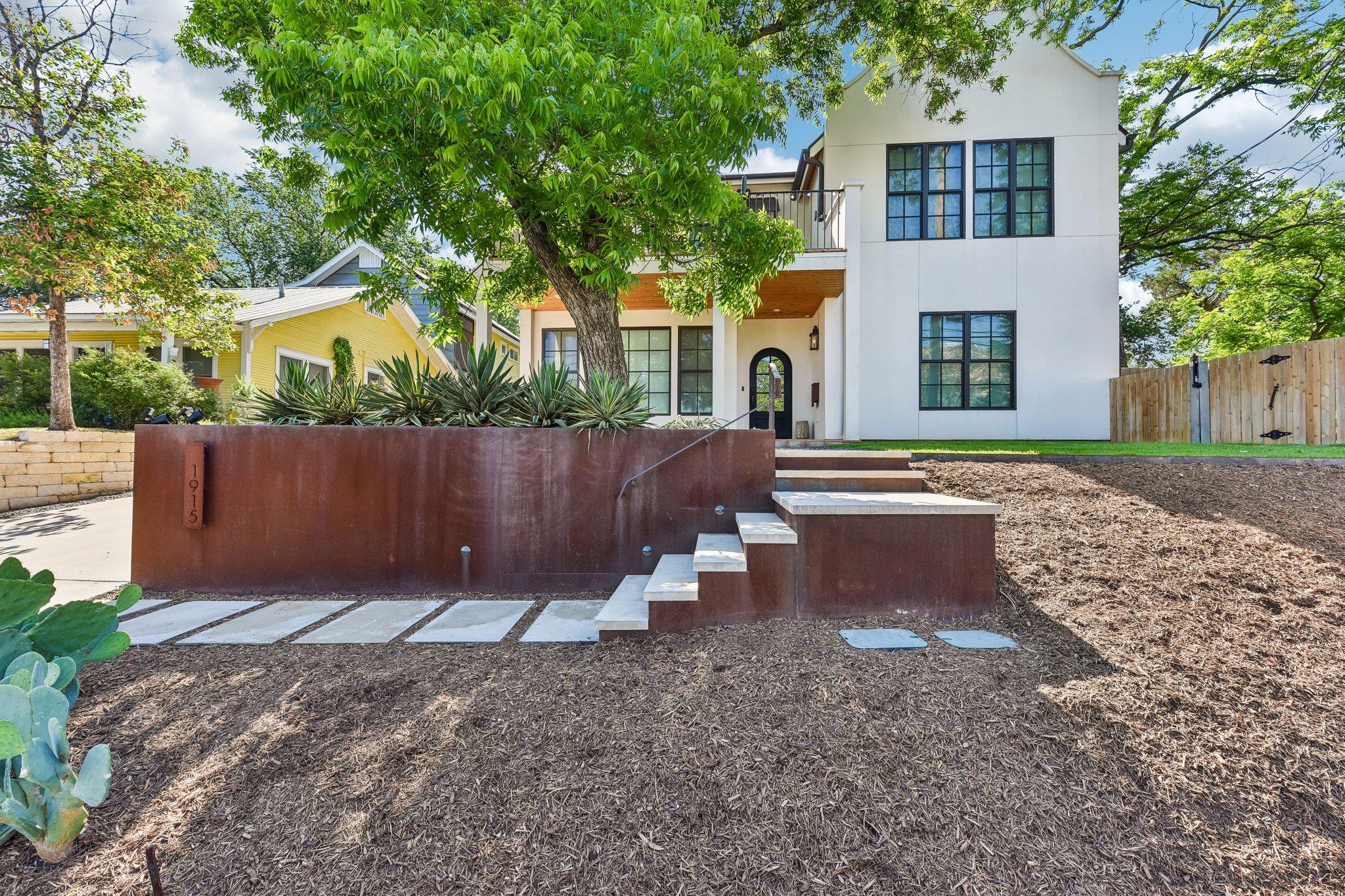 1915 Brackenridge, Austin, TX 78704 — photo 1