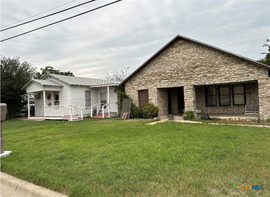 310 W Avenue A, Copperas Cove, TX 76522 — photo 1