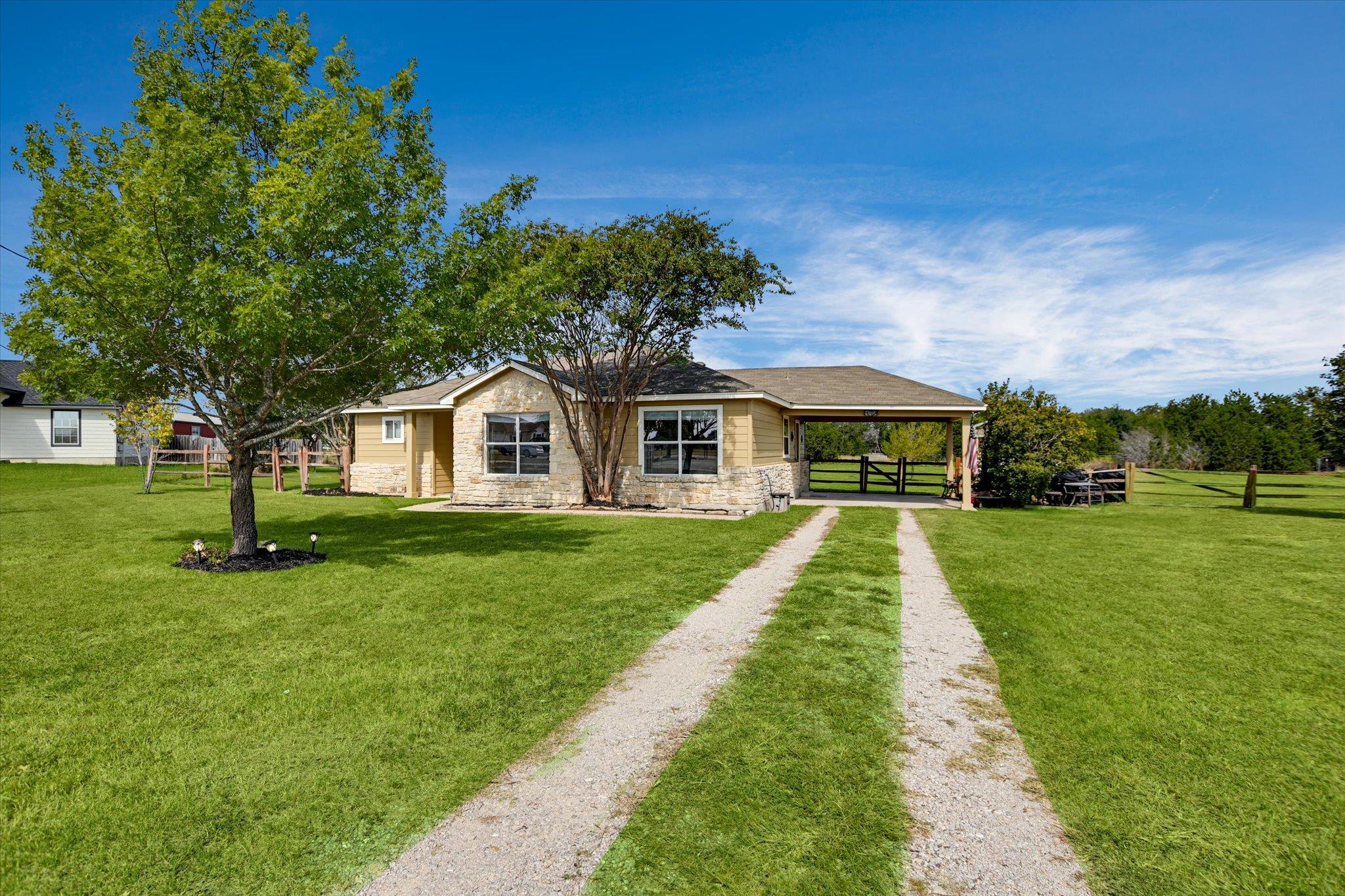 172 Round Up, Liberty Hill, TX 78642 — photo 1