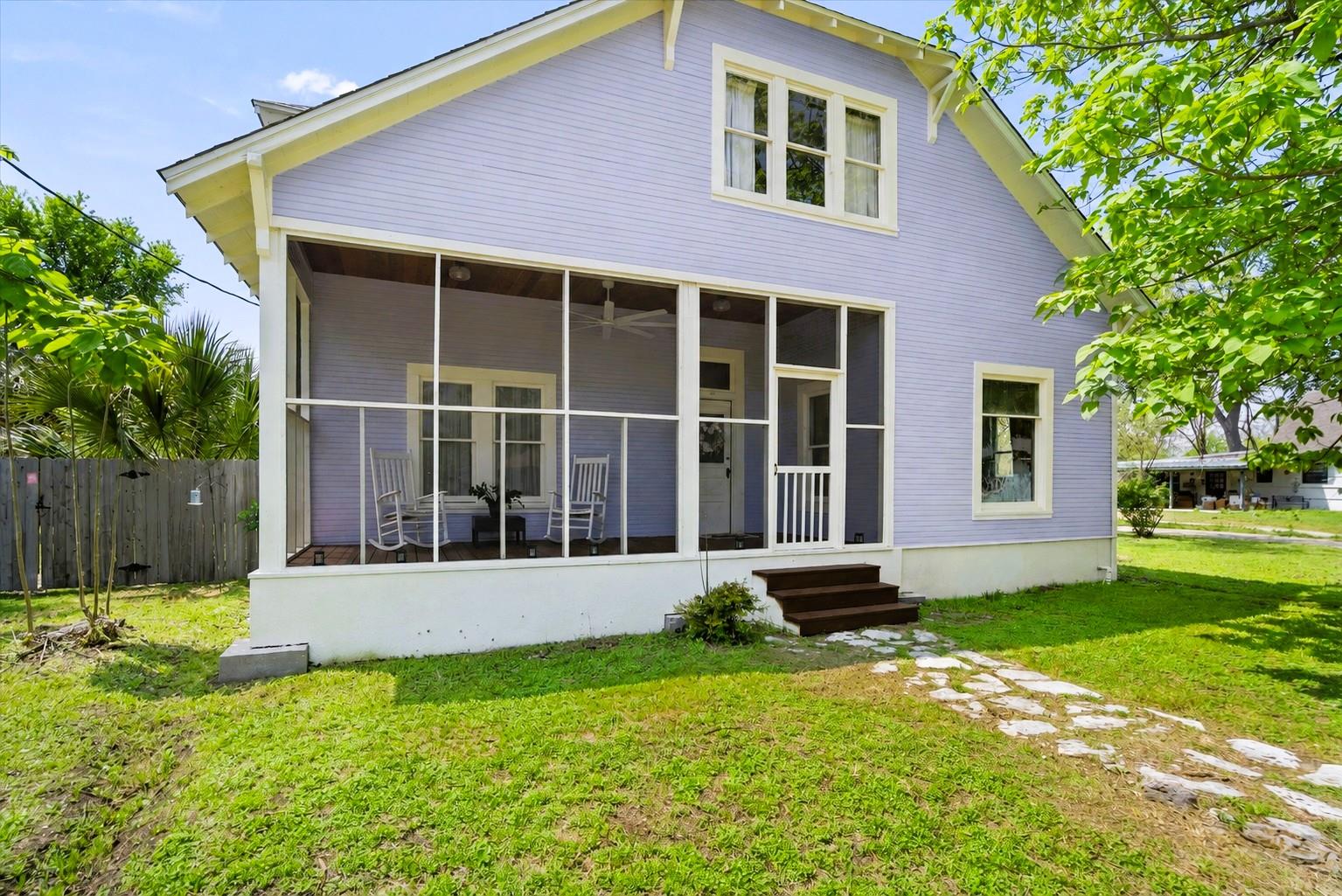 901 Kimbro, Taylor, TX 76574 — photo 1