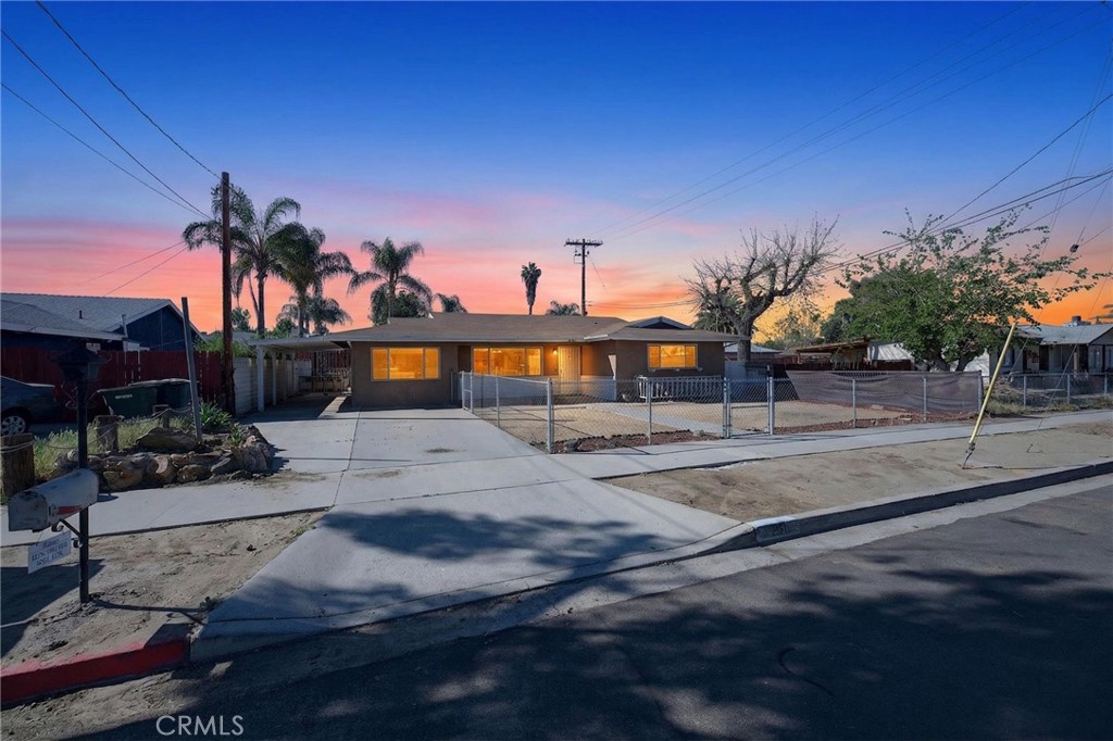 291 W Whittier, Hemet, CA 92543 — photo 1