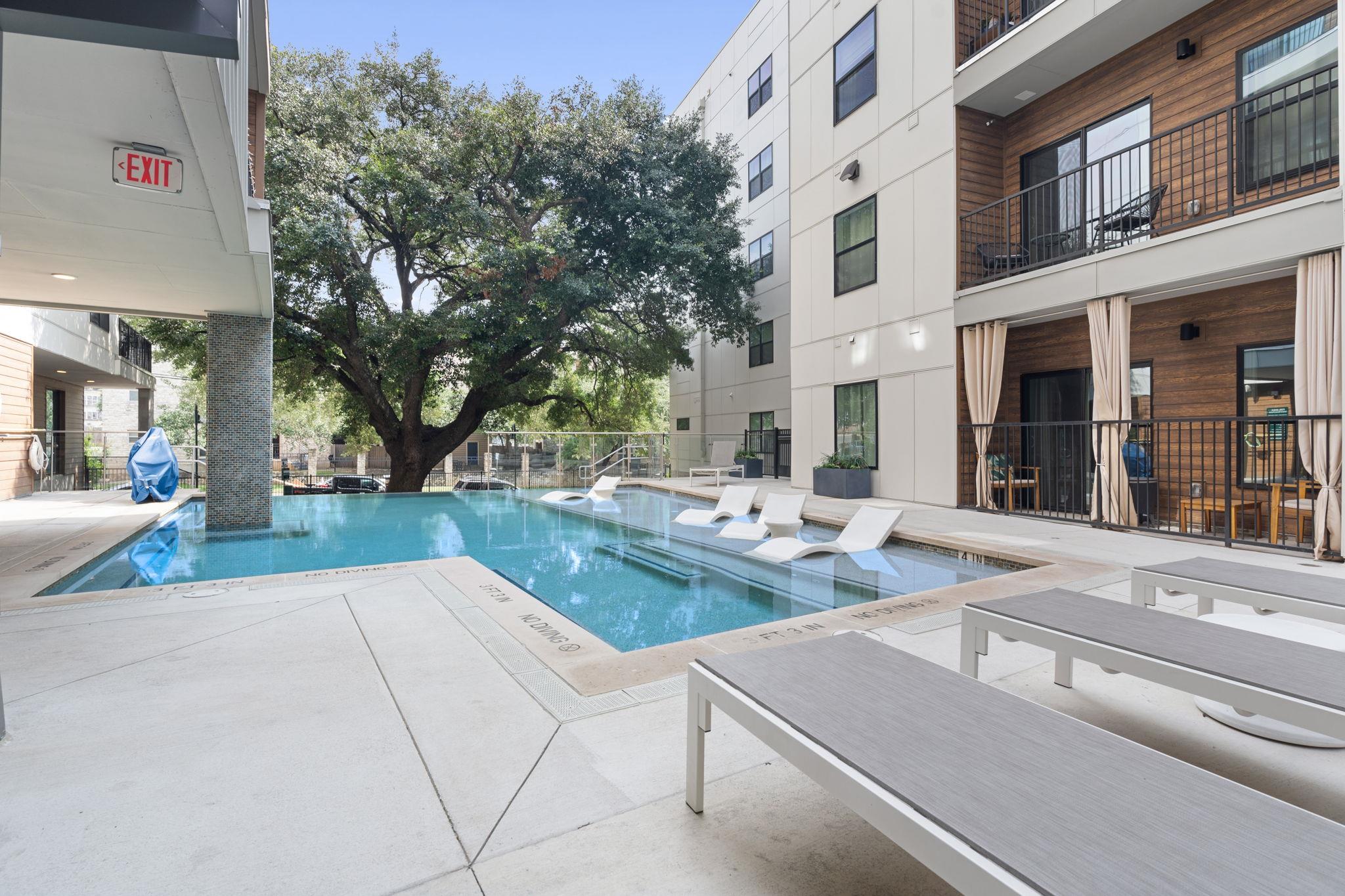2500 Longview, Austin, TX 78705 — photo 1