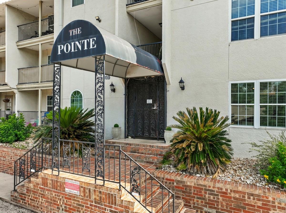 910 Duncan, Austin, TX 78705 — photo 1