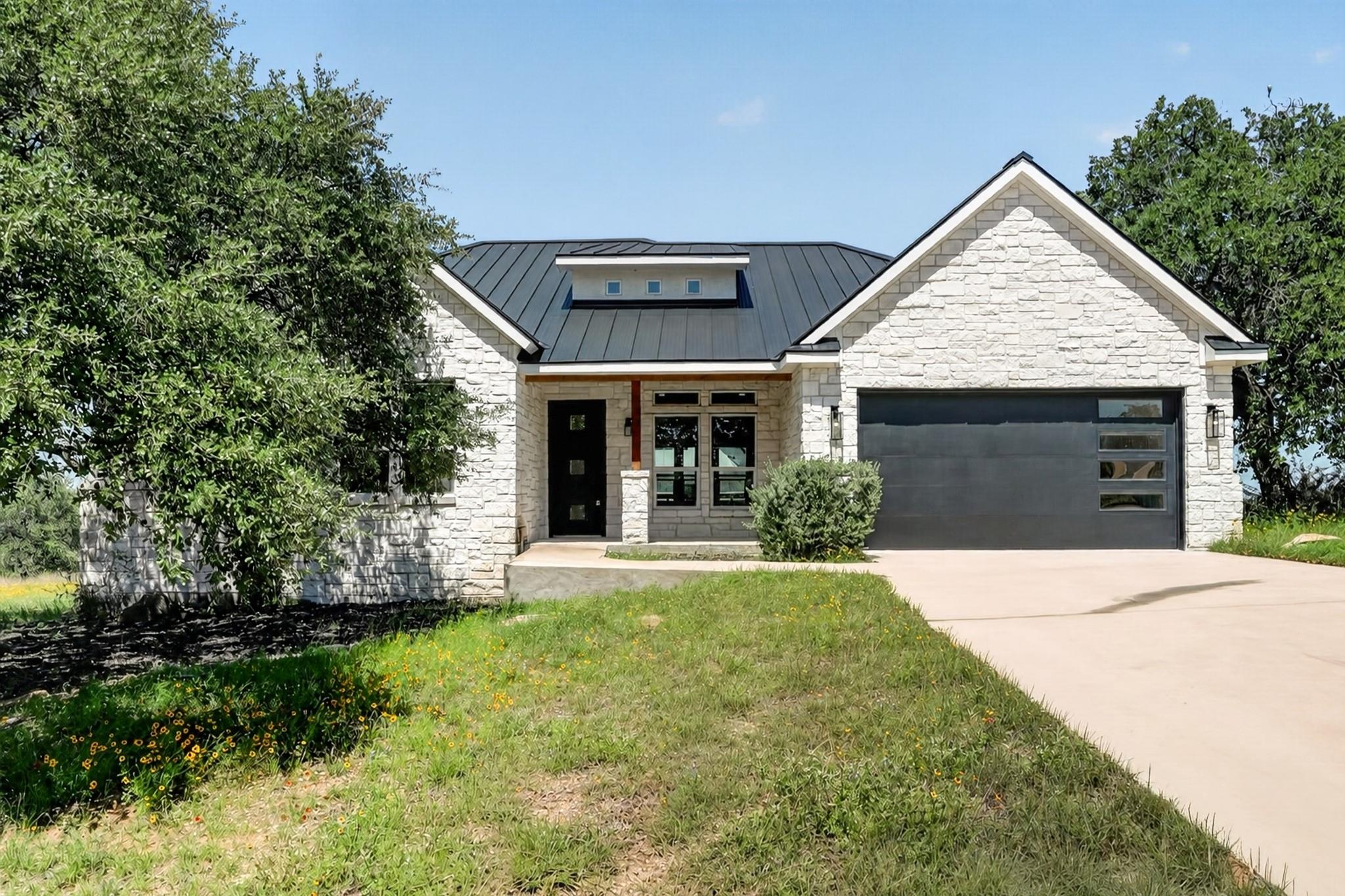 100 Up There, Horseshoe Bay, TX 78657 — photo 1