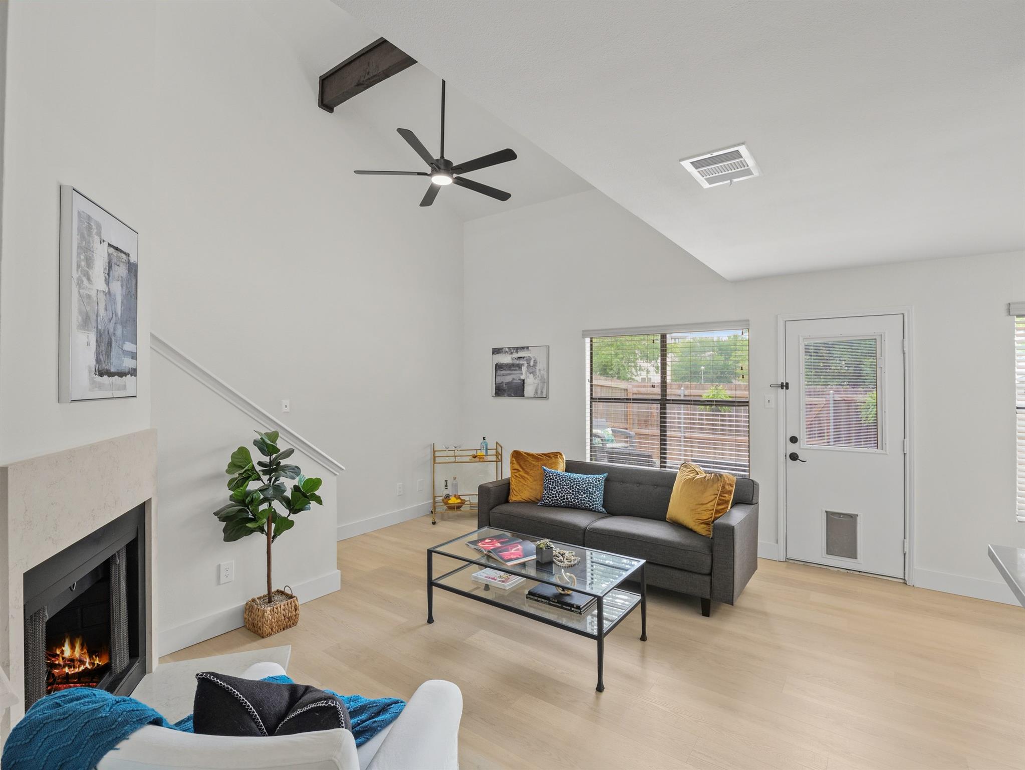512 Eberhart, Austin, TX 78745 — photo 1