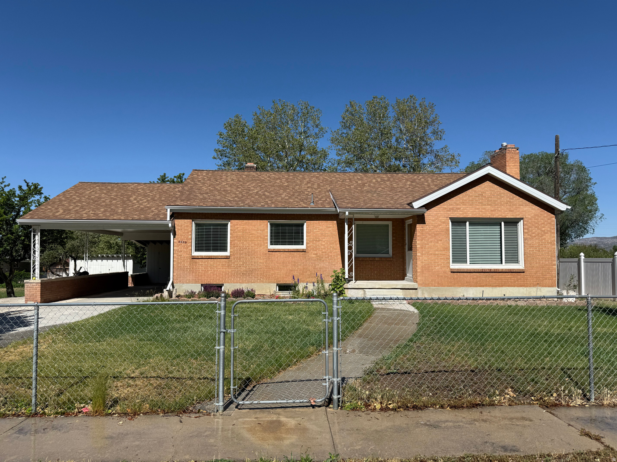 241 N 100 W, Mt Pleasant, UT 84647 — photo 1
