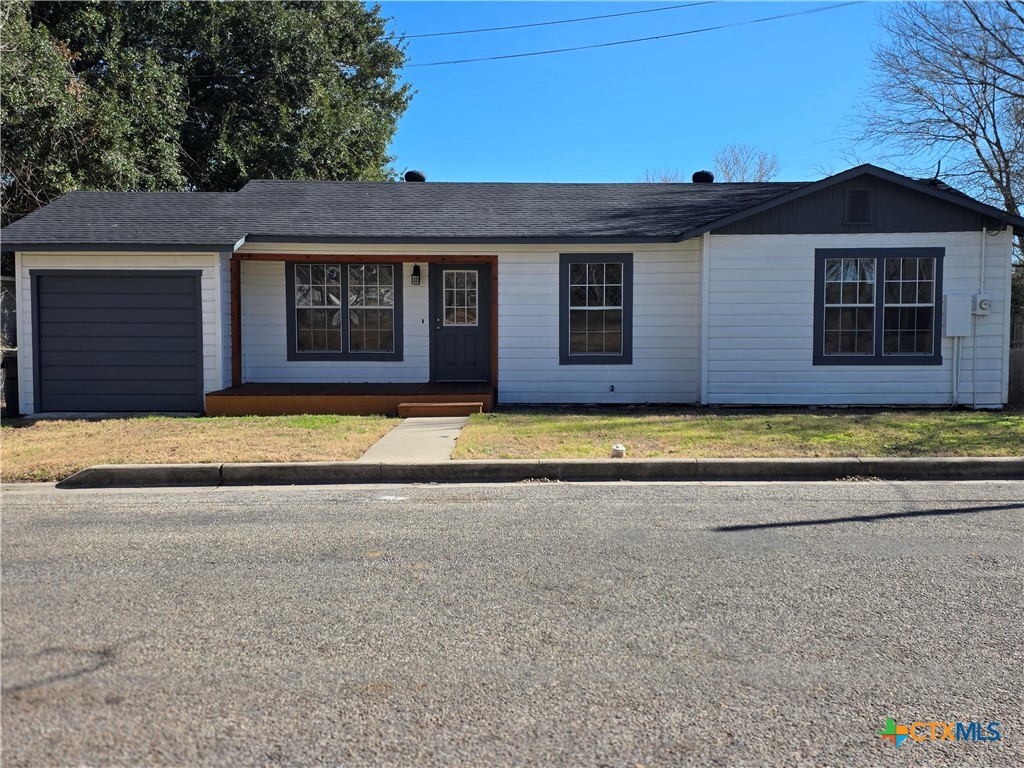 116 E 14th Street, Shiner, TX 77984 — photo 1