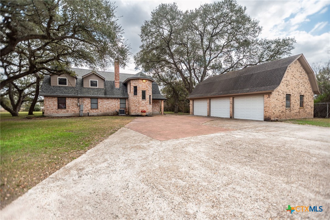 363 Kolle Street, Inez, TX 77968 — photo 1