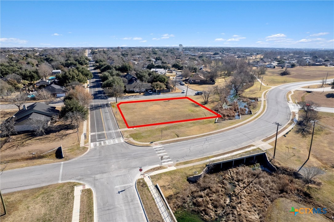 3949 Pinehurst Drive, Taylor, TX 76574 — photo 1