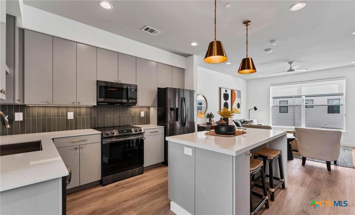 1208 N Academy Avenue 3205, New Braunfels, TX 78130 — photo 1