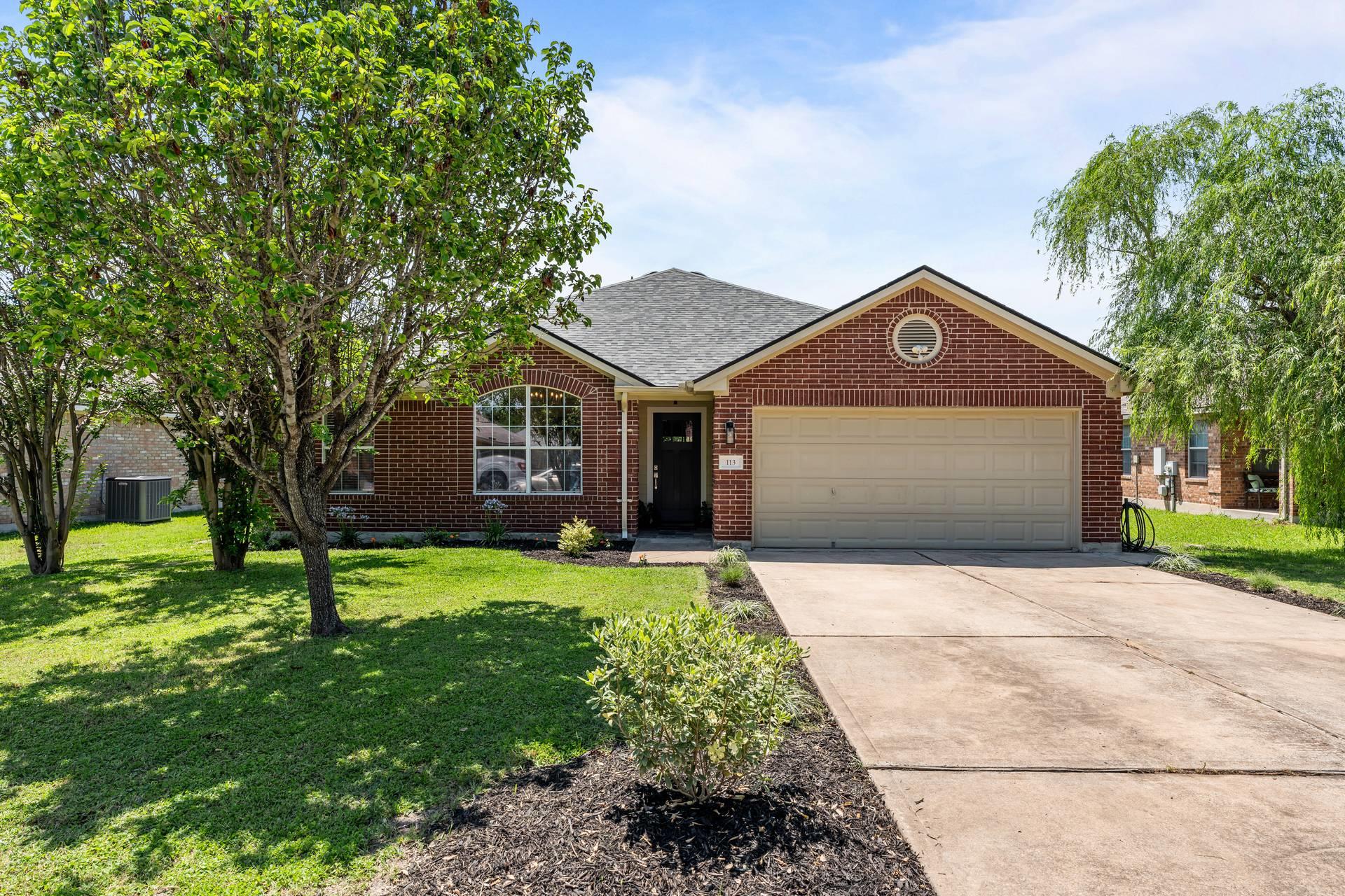 113 Hanstrom Dr, Hutto, TX 78634 — photo 1