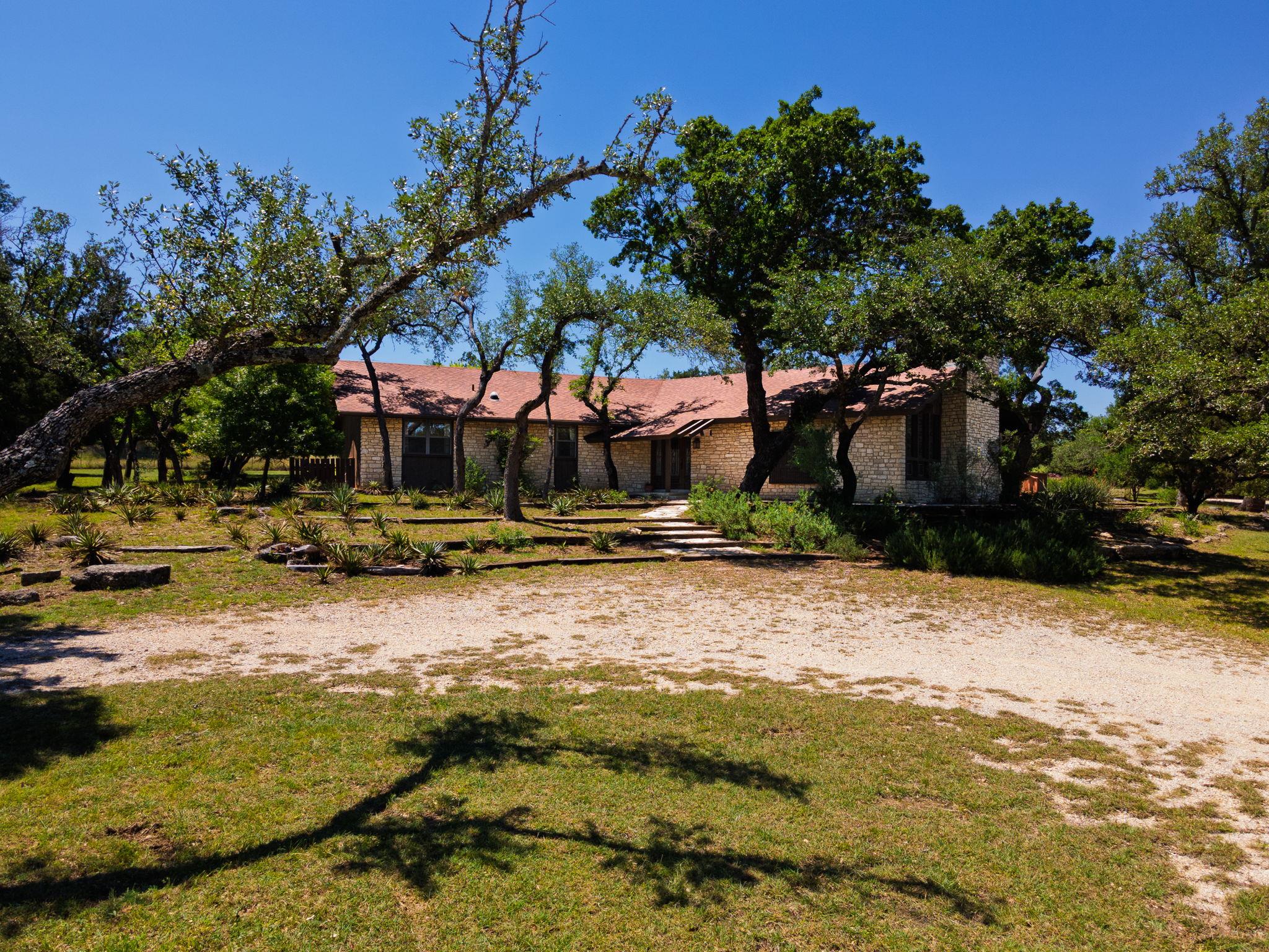 20 Sheppard Ln, Lampasas, TX 76550 — photo 1