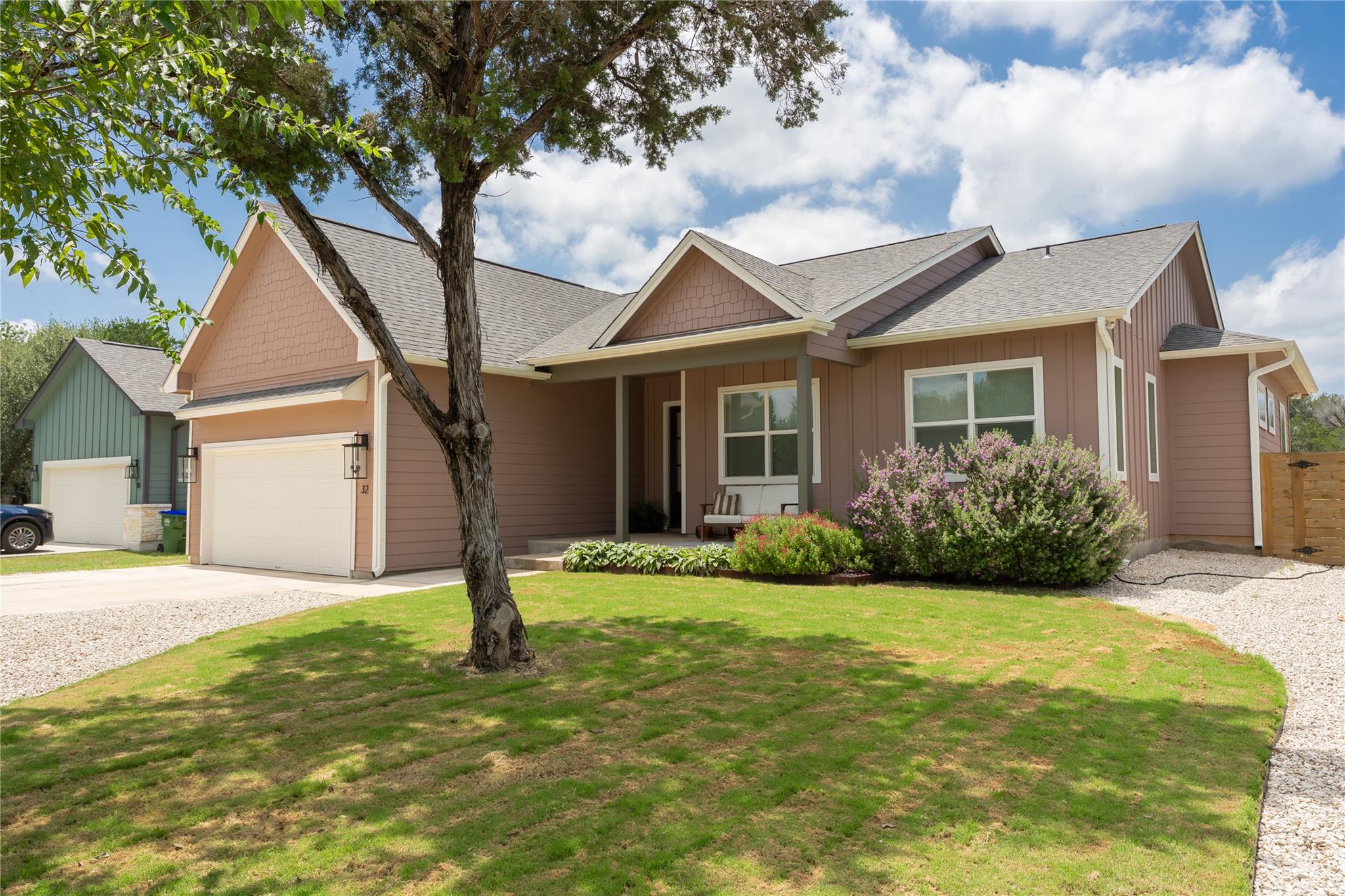 32  Acacia Dr, Wimberley, TX 78676 — photo 1