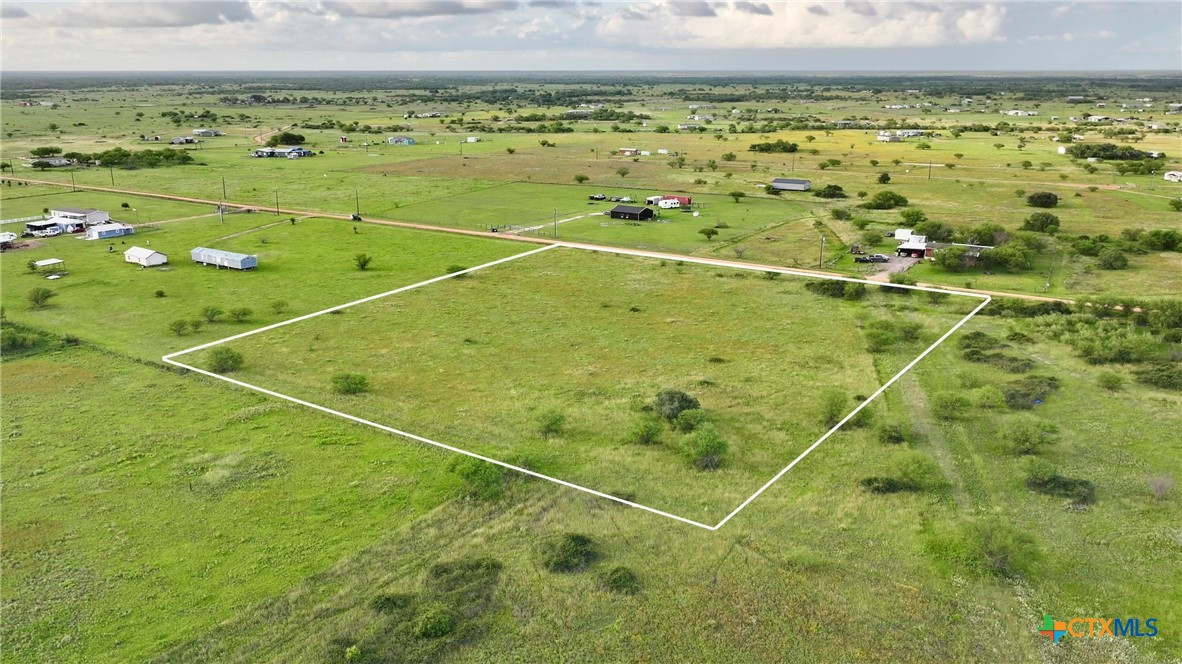 000 Madrone, Victoria, TX 77904 — photo 1