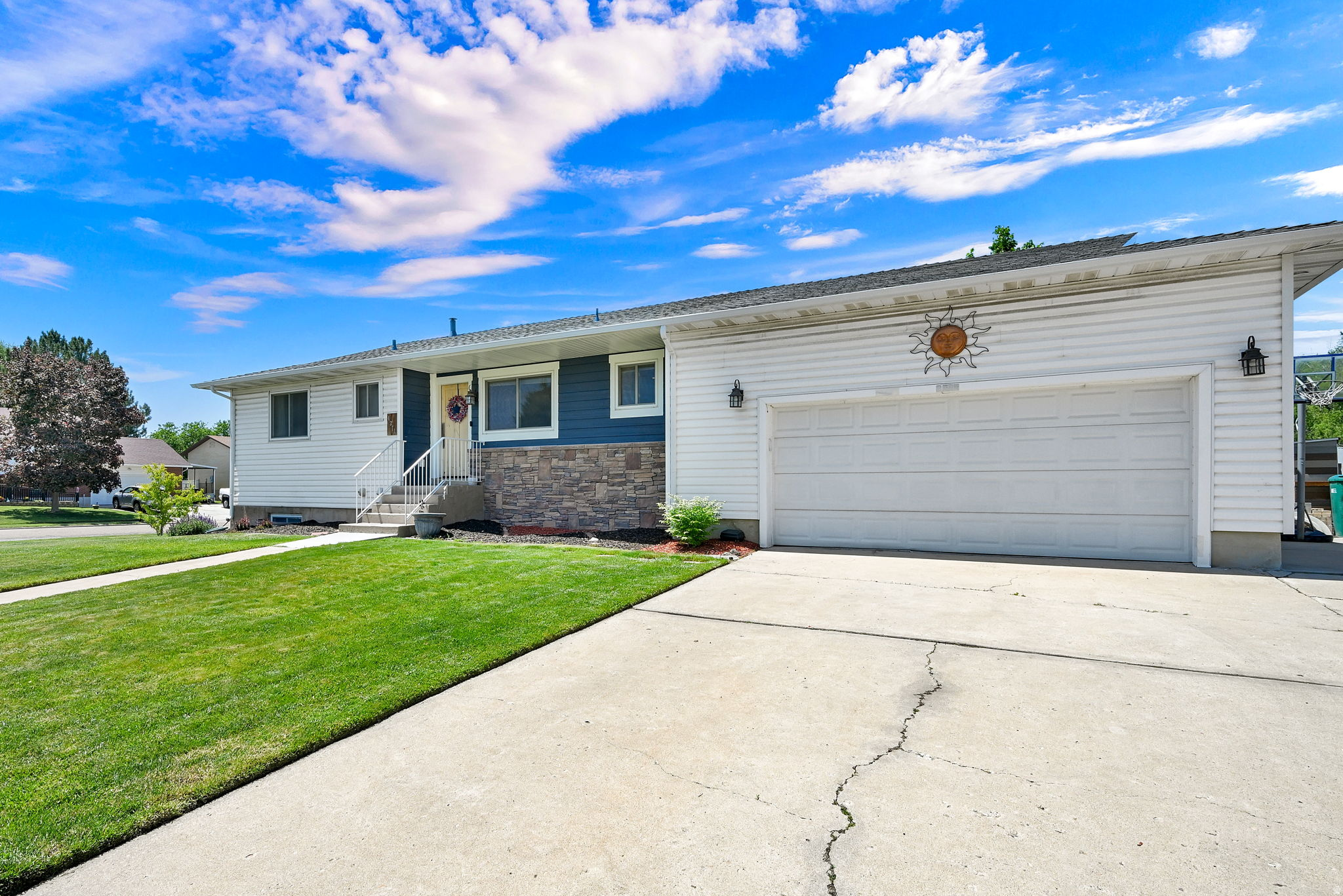 4371 S 2900 W, Roy, UT 84067 — photo 1