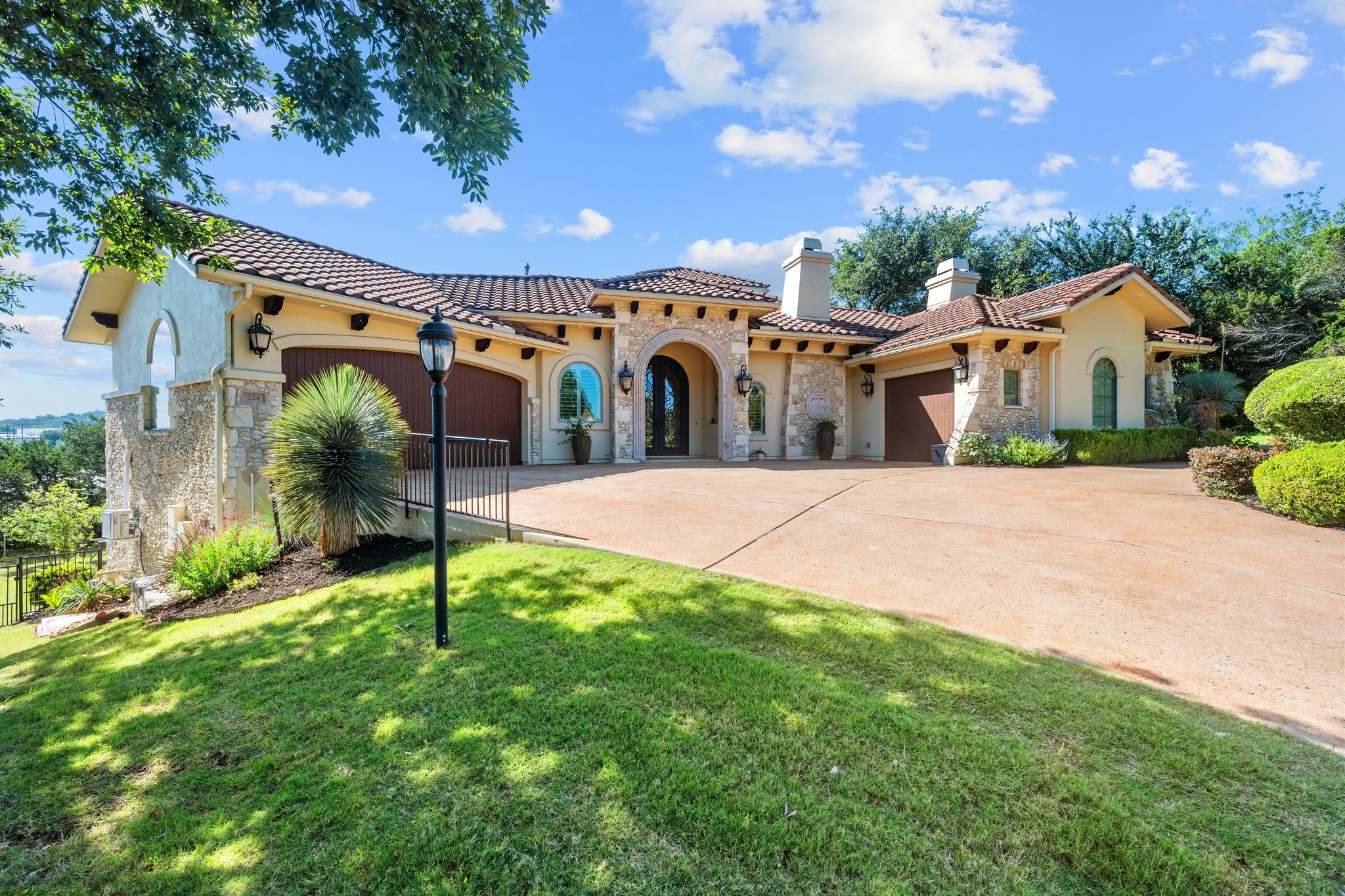 224  Neville Wood Ct, Austin, TX 78738 — photo 1