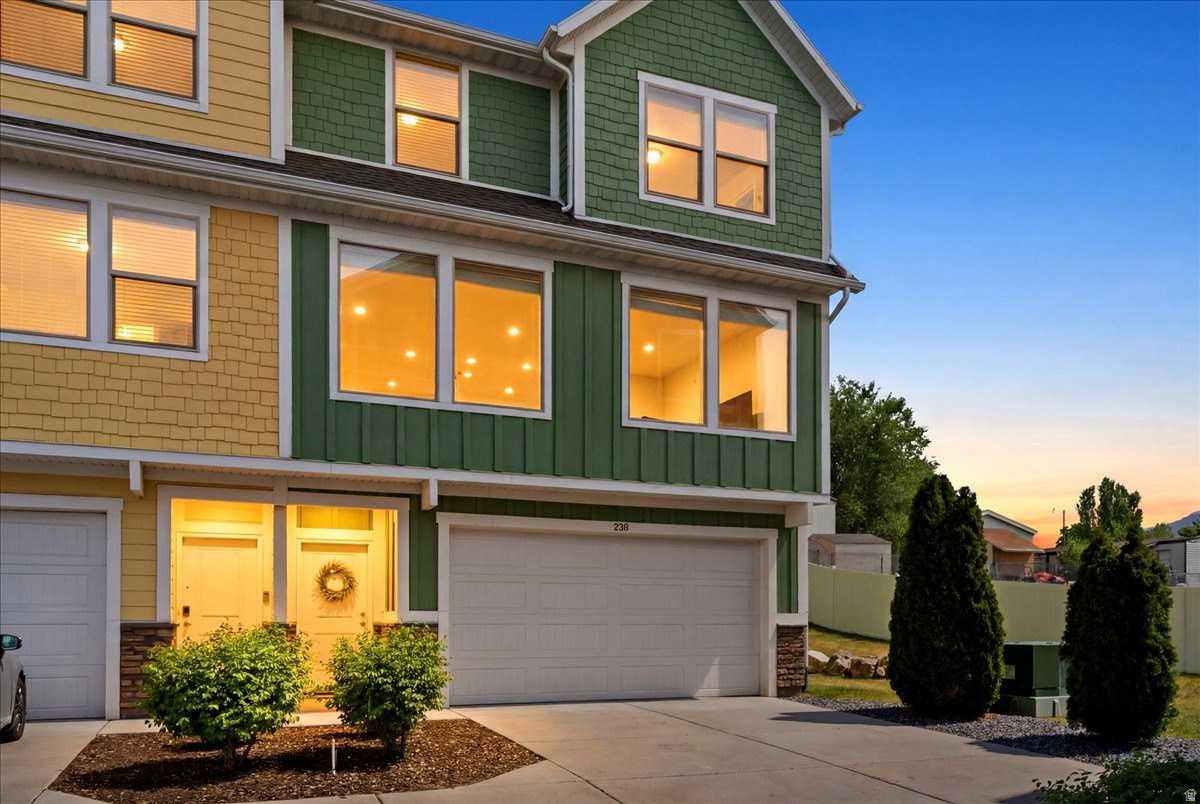 370 W KNIGHTS LN, Layton, UT 84041 — photo 1