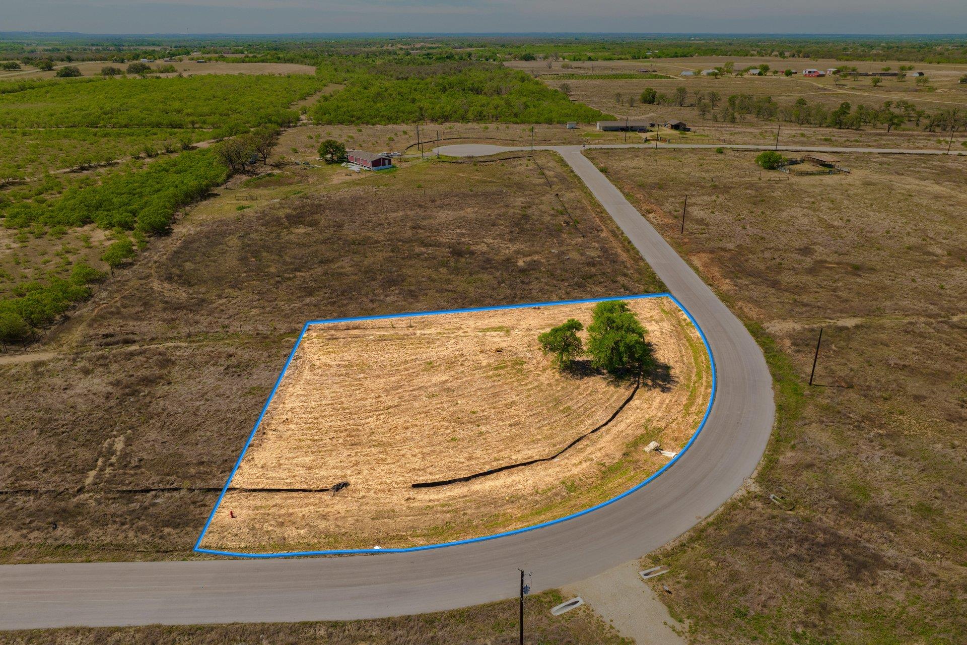 415 Beckham, Dale, TX 78616 — photo 1
